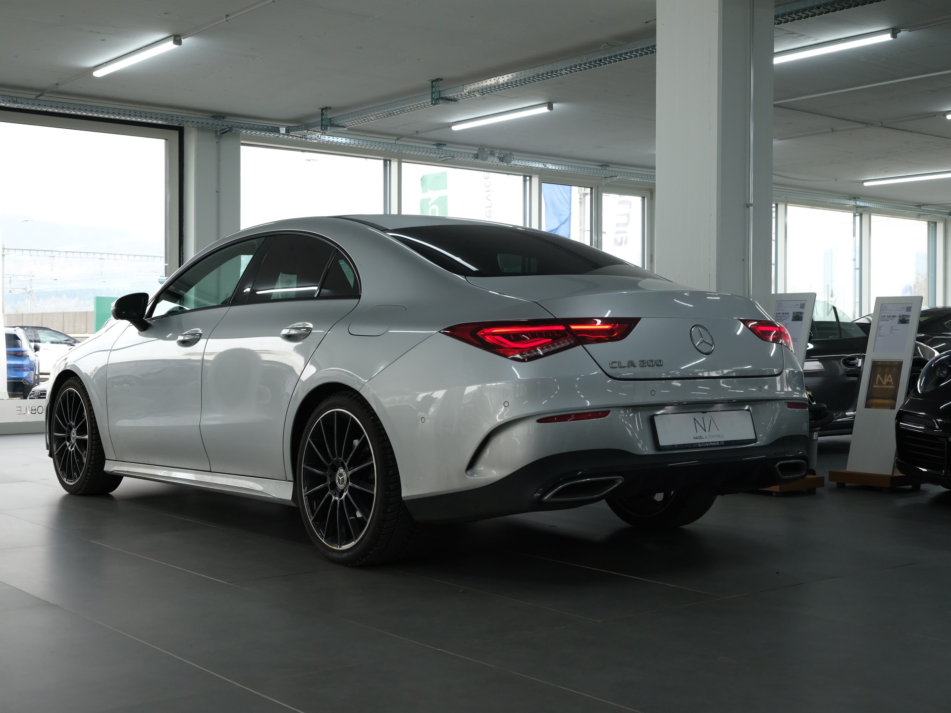 MERCEDES-BENZ CLA 200 AMG Line 7G-DCT-image-5