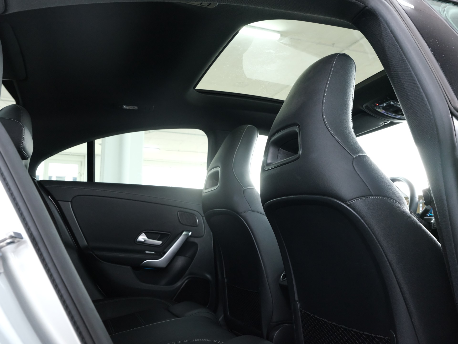 MERCEDES-BENZ CLA 200 AMG Line 7G-DCT-image-16