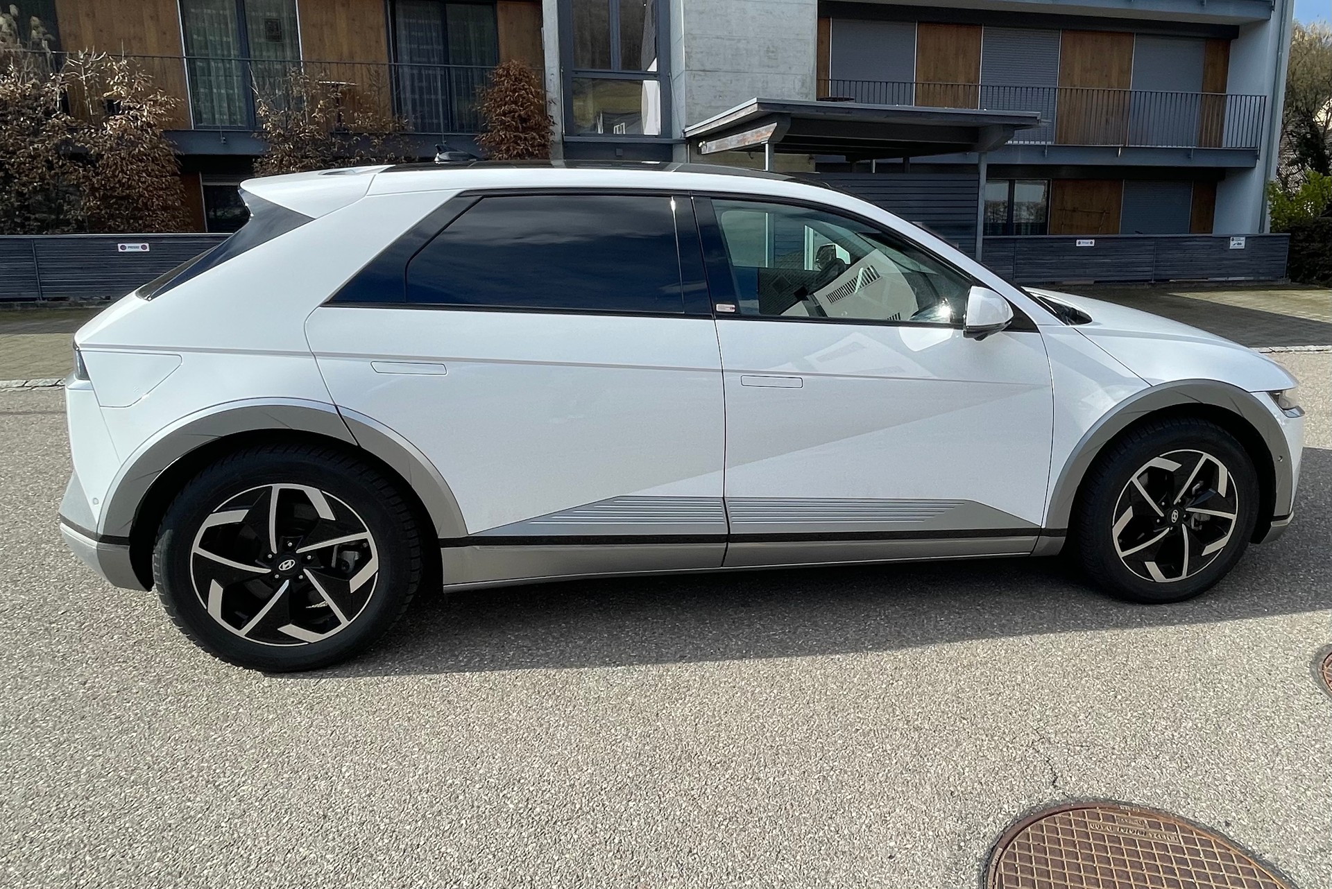 HYUNDAI Ioniq 5 77kWh Vertex 4WD-image-3