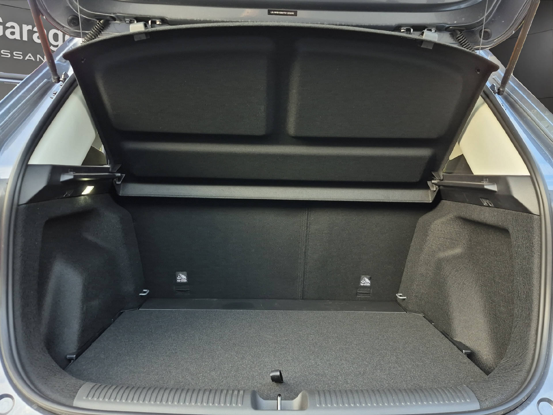 MG ZS 1.5 Hybrid+ Luxury-image-12