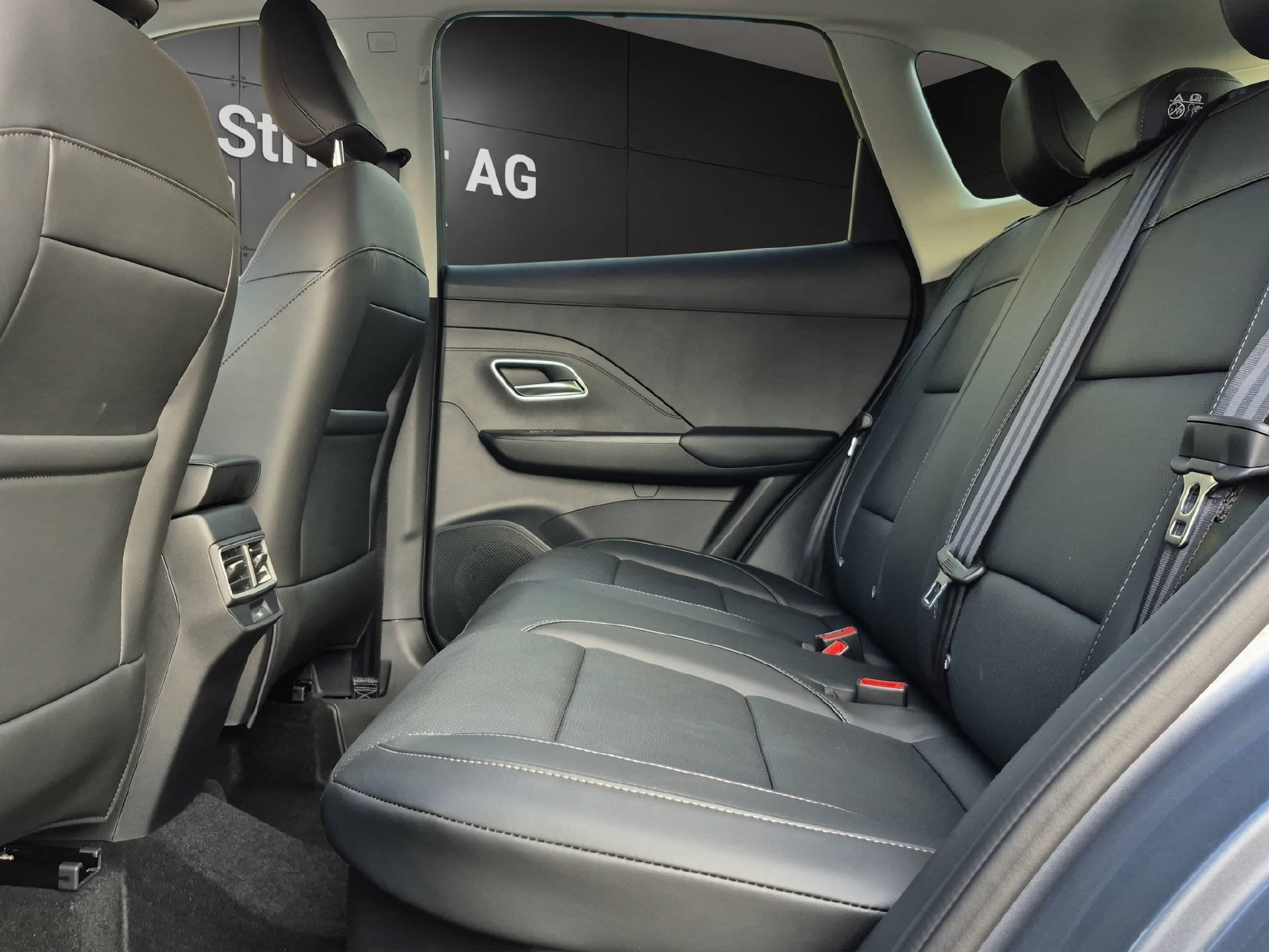 MG ZS 1.5 Hybrid+ Luxury-image-11