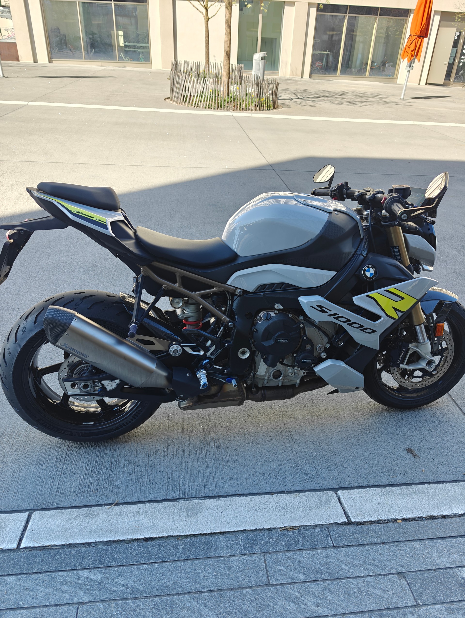 BMW S 1000 R-image-1