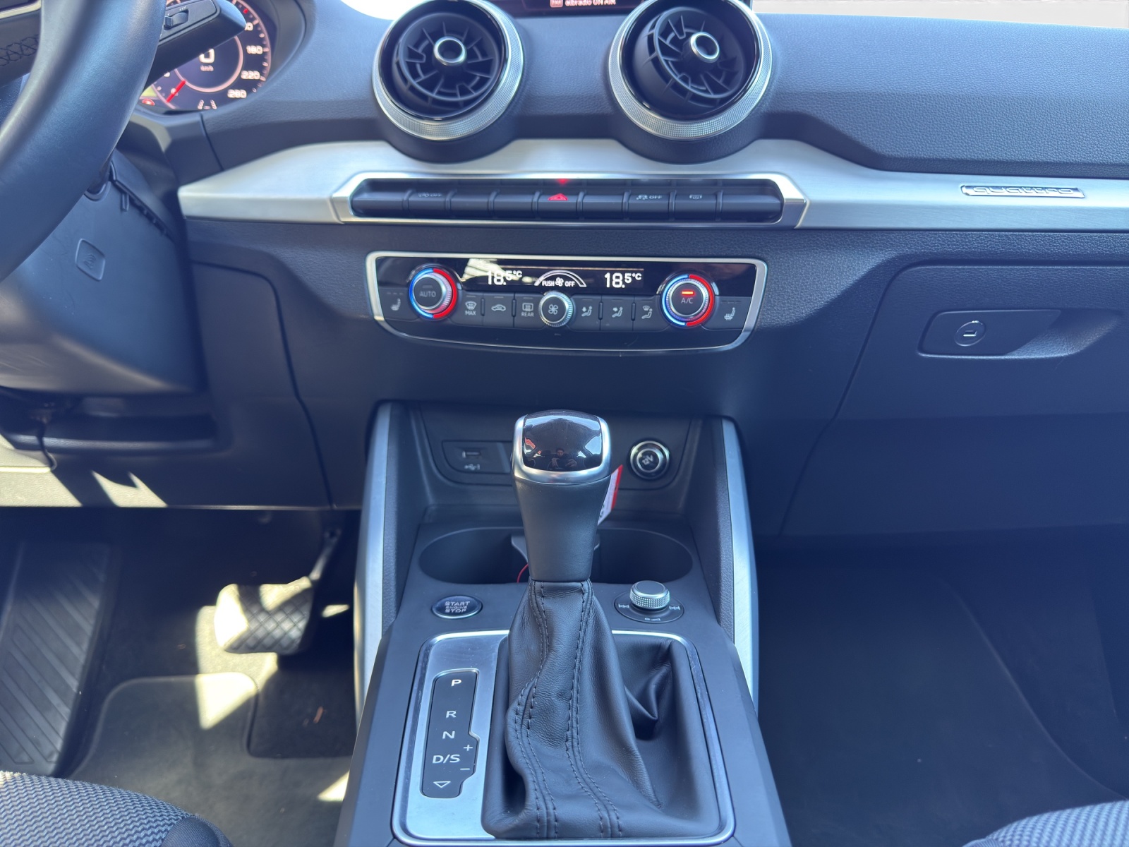 AUDI Q2 40 TFSI advanced quattro S-tronic-image-11