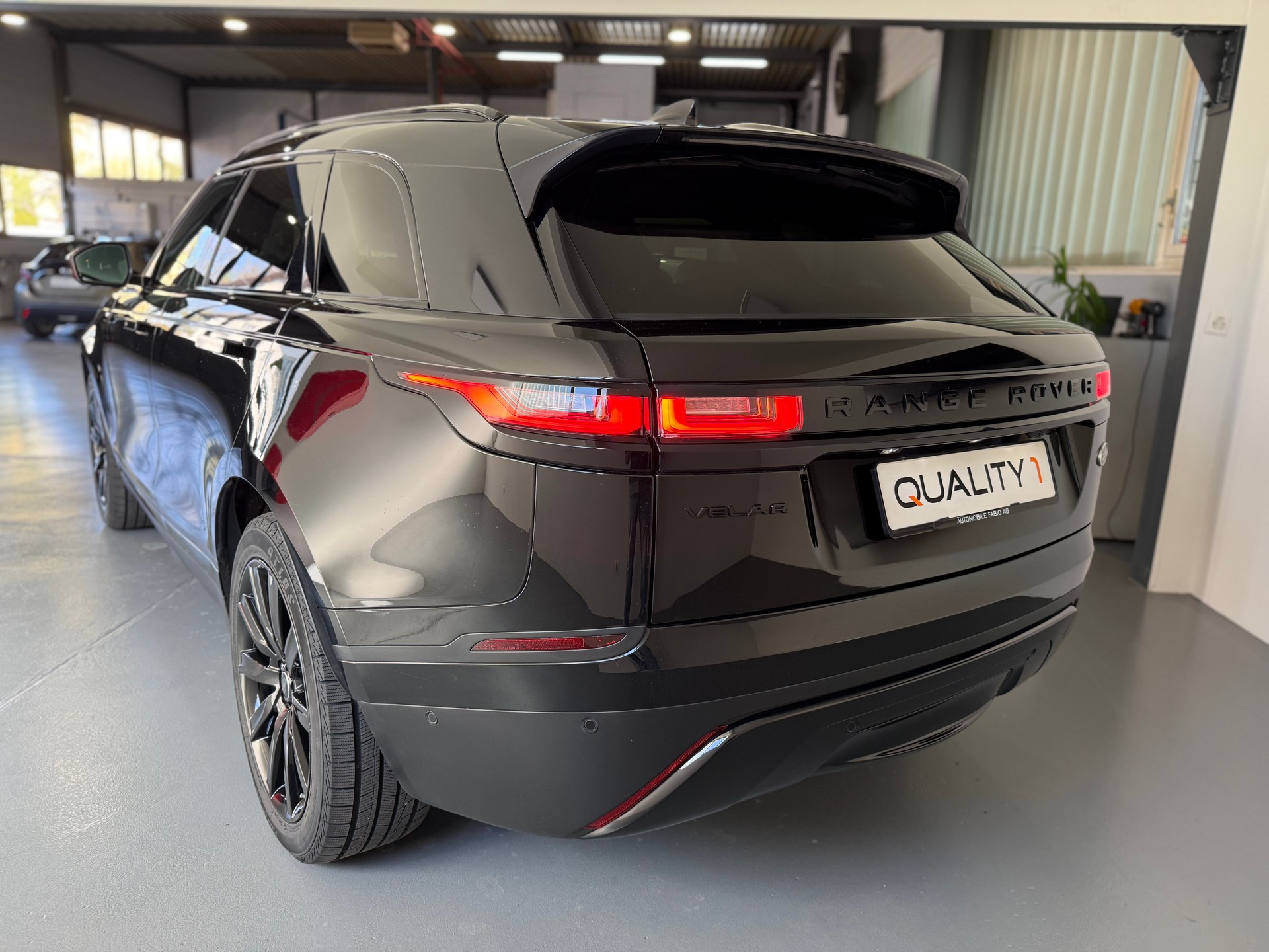 LAND ROVER Range Rover Velar D 240 HSE Automatic-image-4