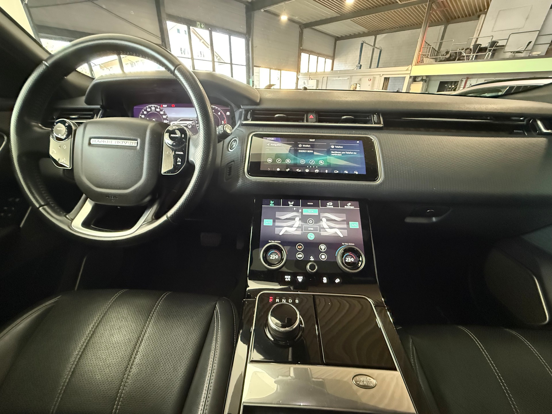 LAND ROVER Range Rover Velar D 240 HSE Automatic-image-11