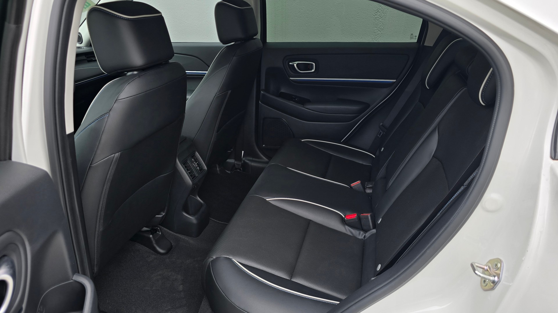 HONDA Ny1 Elegance-image-3
