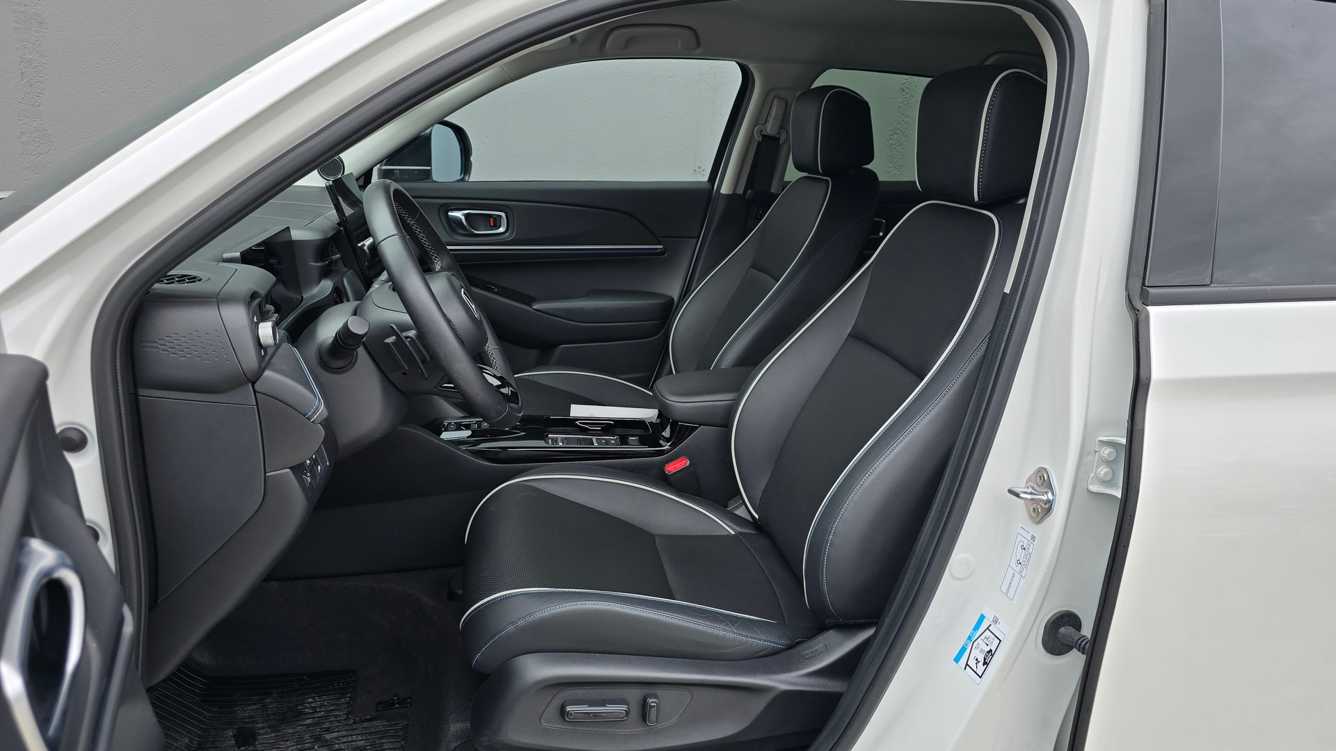 HONDA Ny1 Elegance-image-2