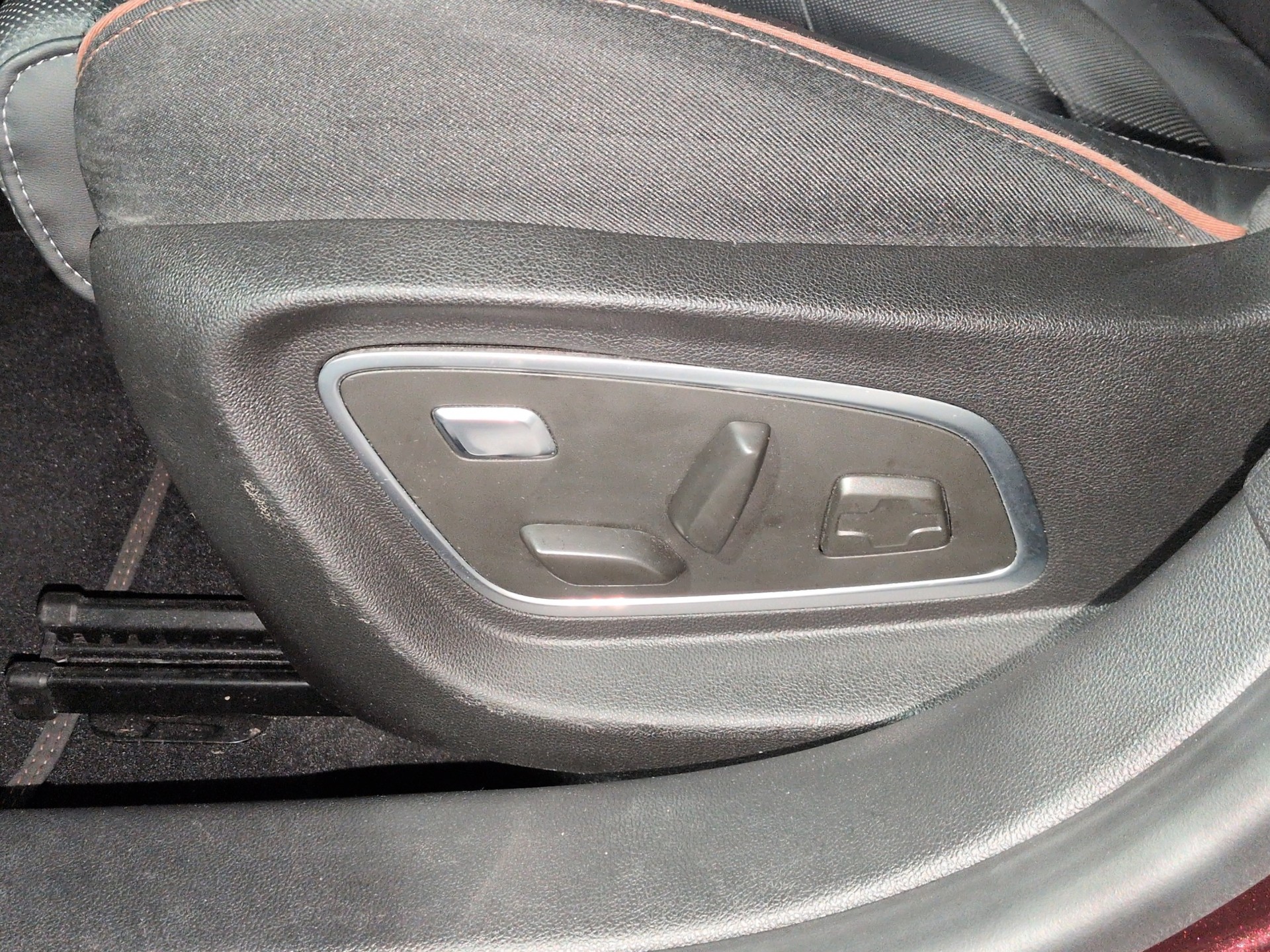 RENAULT Talisman Grandtour 1.8 TCe Initiale EDC-image-16