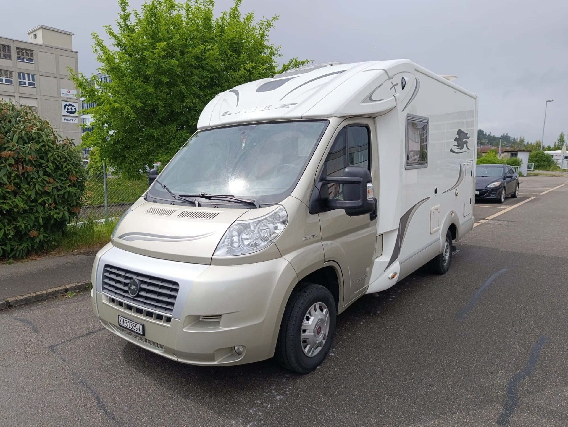 LAIKA X 595R***Echtes Schnäppli: Kompakter Luxus auf Rädern! ***AUTOMAT* Solar Panel* Ventilator* Töffträger *Rückfahrkamera*-image-5