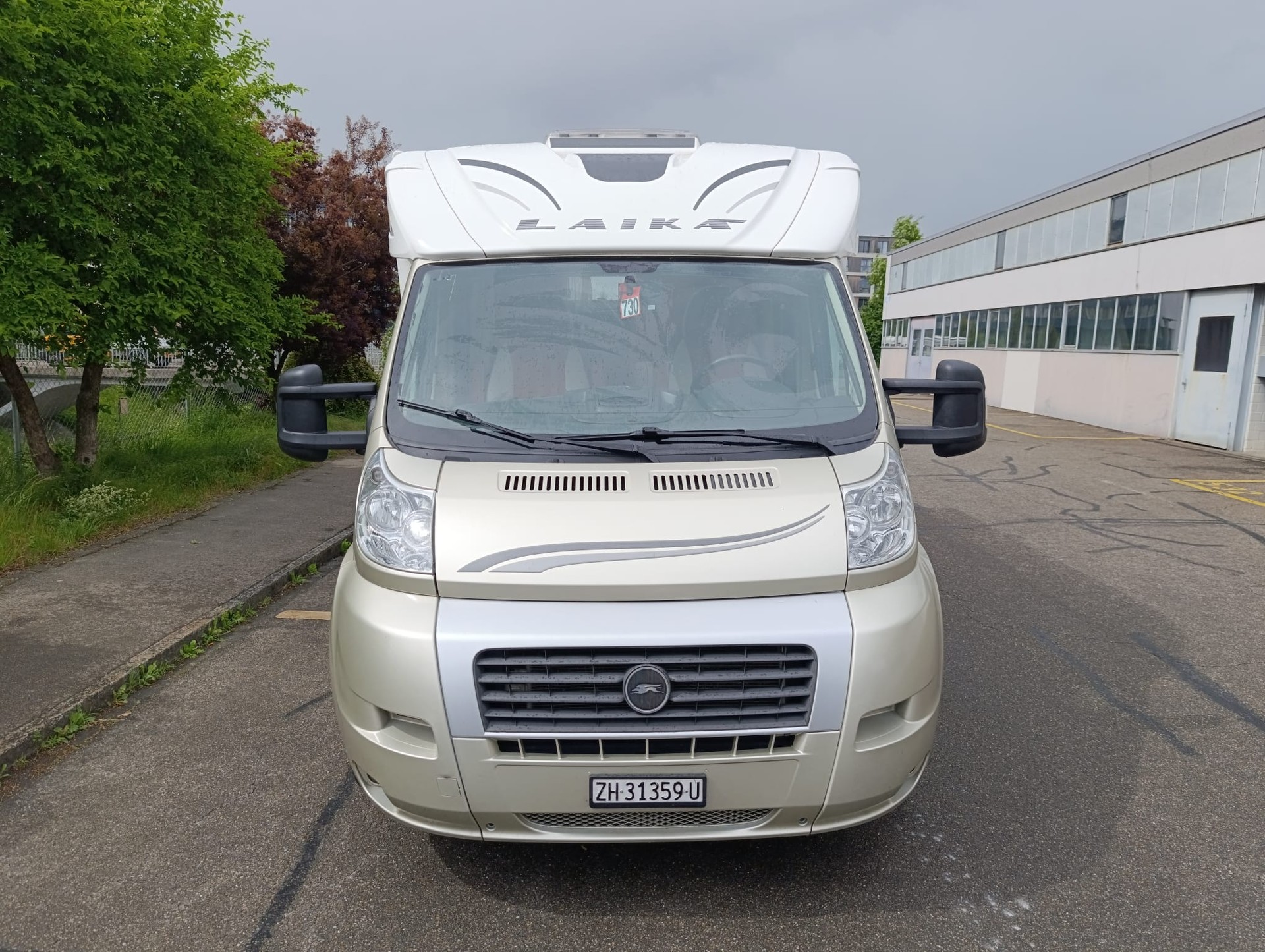 LAIKA X 595R***Echtes Schnäppli: Kompakter Luxus auf Rädern! ***AUTOMAT* Solar Panel* Ventilator* Töffträger *Rückfahrkamera*-image-6