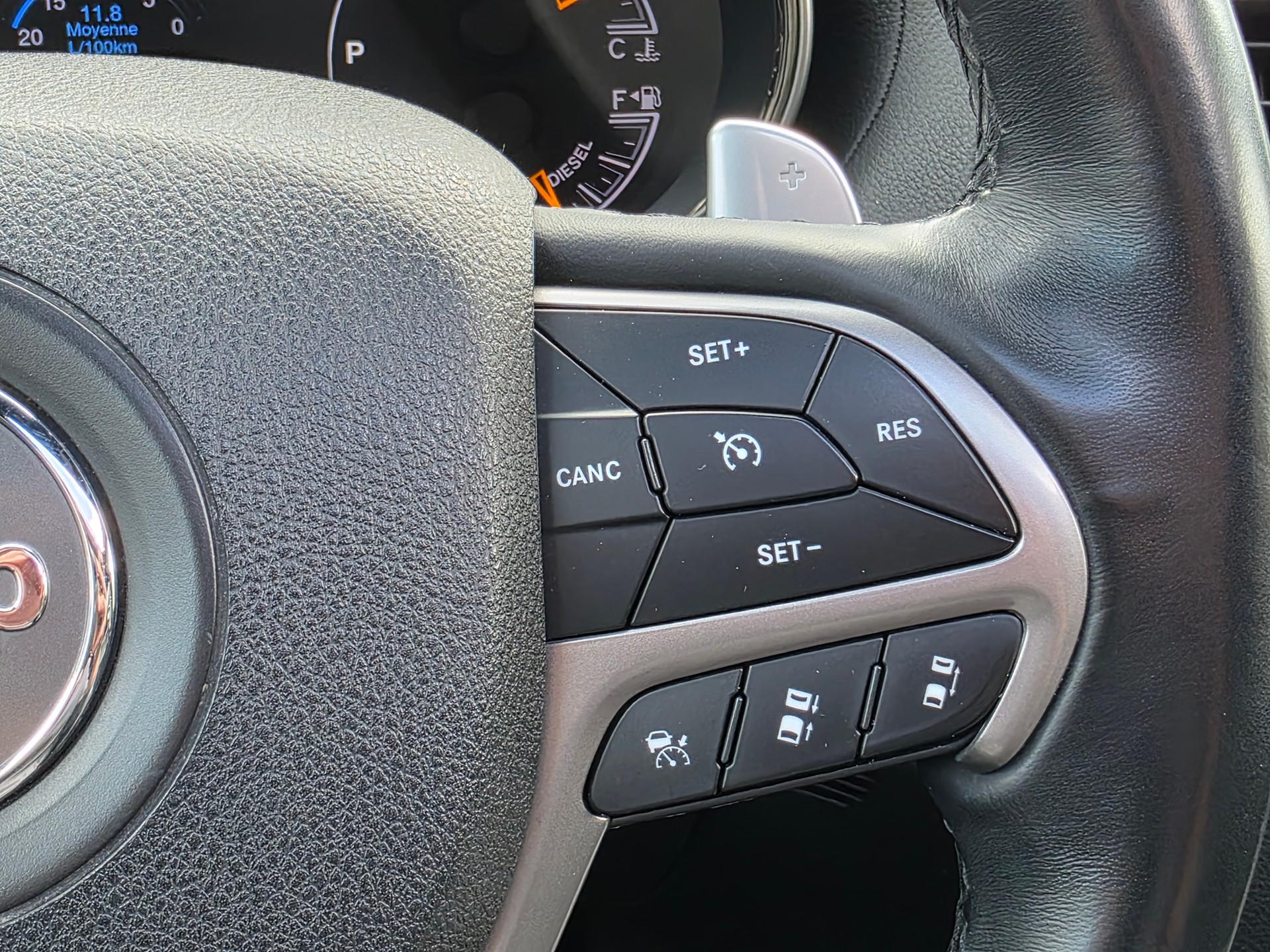 JEEP Grand Cherokee 3.0 CRD S Automatic-image-21