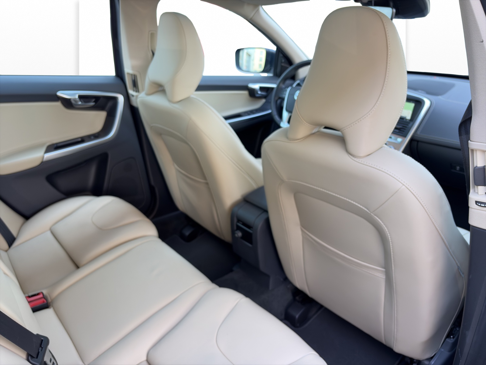 VOLVO XC60 2.0 T6 Summum AWD S/S-image-16