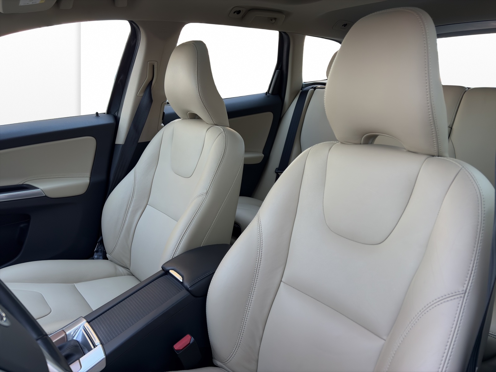 VOLVO XC60 2.0 T6 Summum AWD S/S-image-8