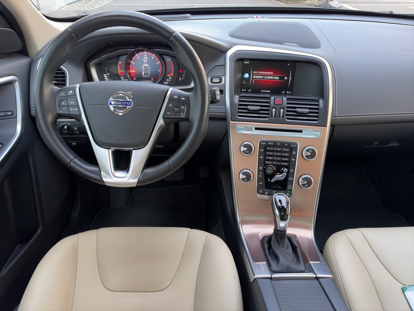 VOLVO XC60 2.0 T6 Summum AWD S/S-image-9