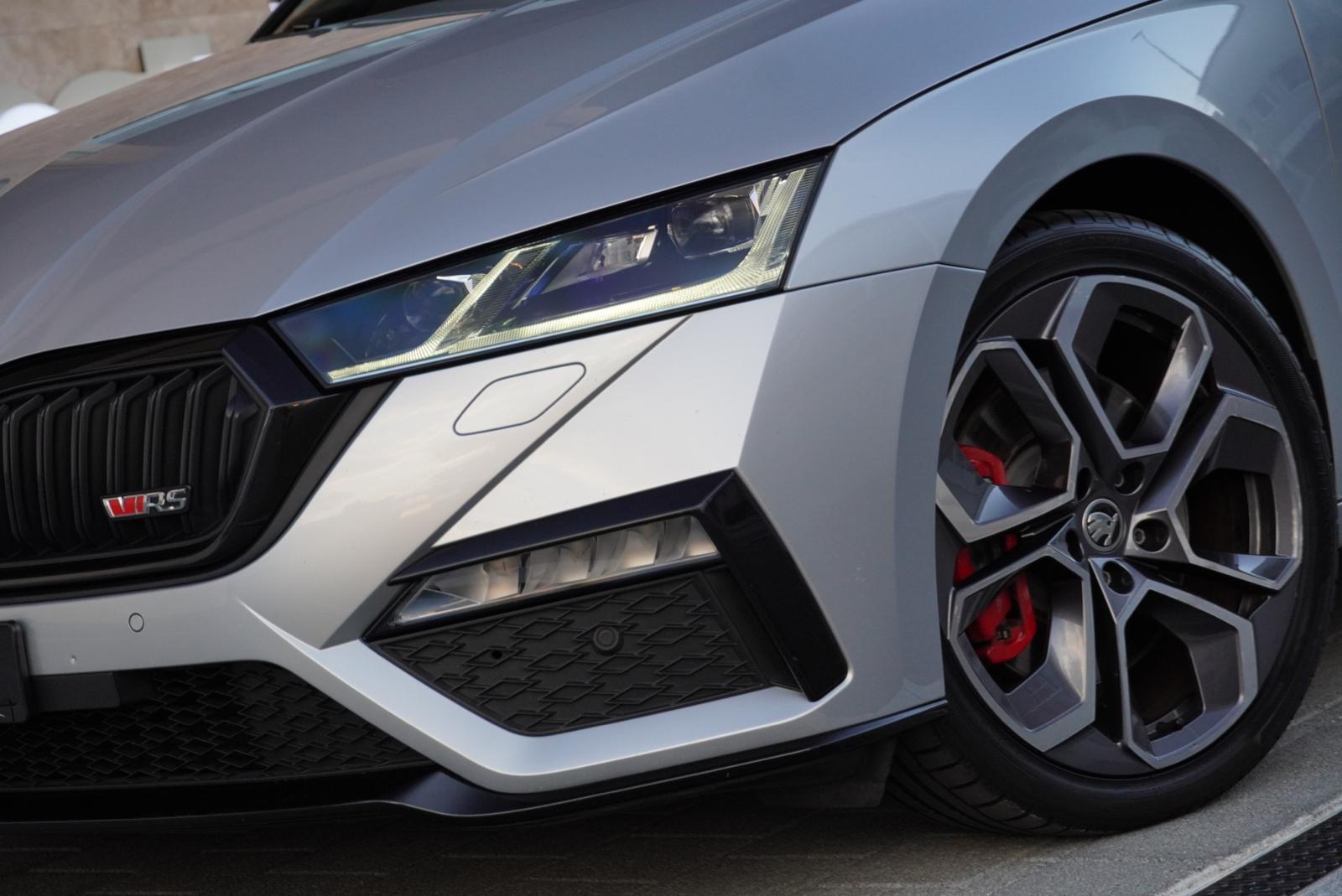 SKODA Octavia Combi 2.0 TSI DSG RS-showroom-element-2