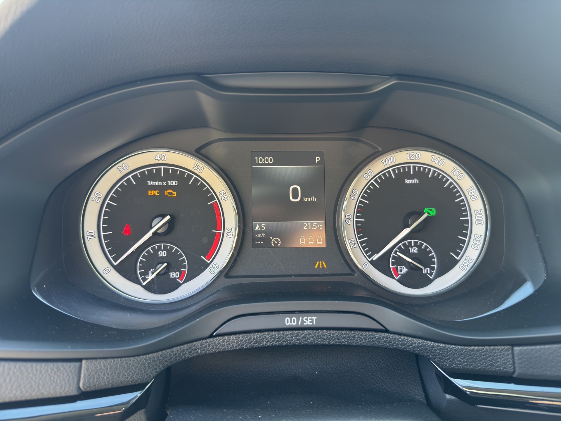 SKODA Karoq 1.5 TSI ACT Scout 4x4 DSG-image-10