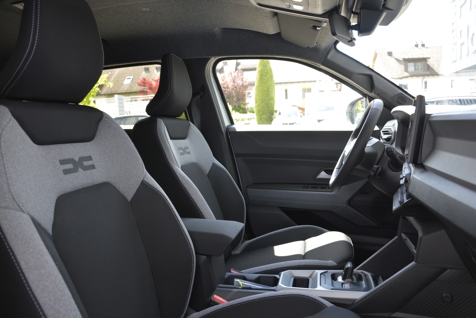 DACIA DUSTER journey hybrid 155-image-7