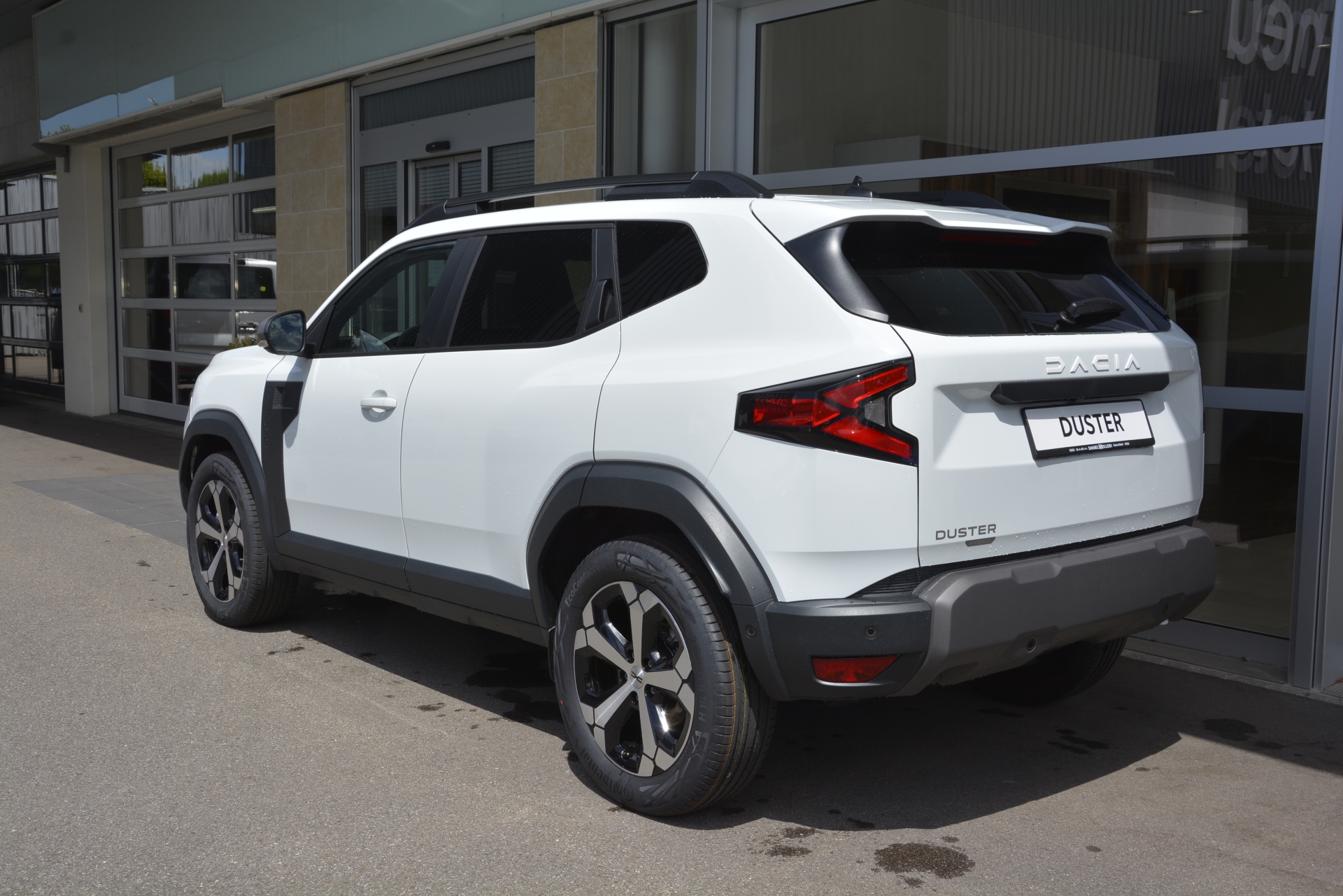 DACIA DUSTER journey hybrid 155-image-3