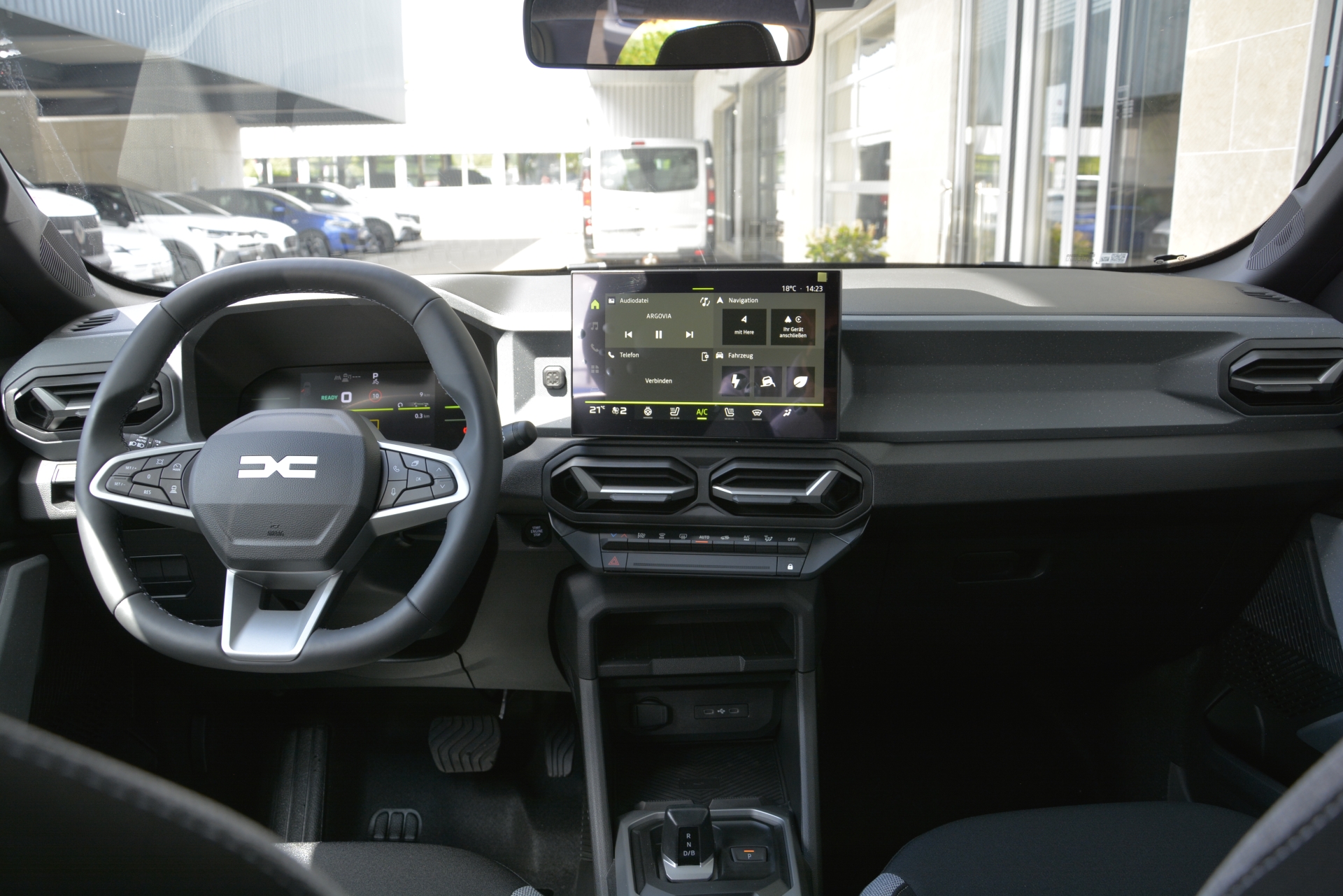 DACIA DUSTER journey hybrid 155-image-5