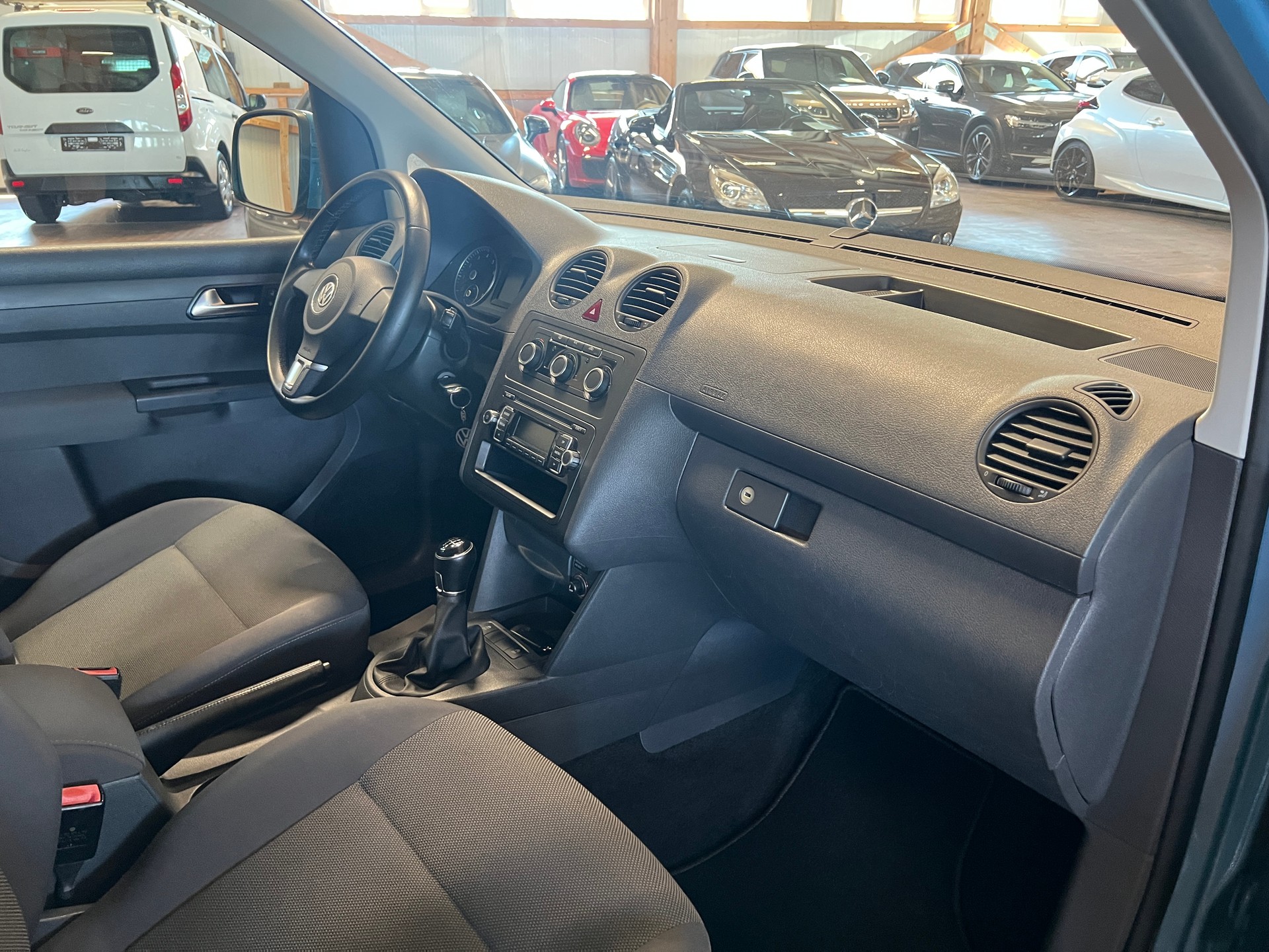 VW Caddy 1.2 TSI Blue Motion Technology Trendline-image-11