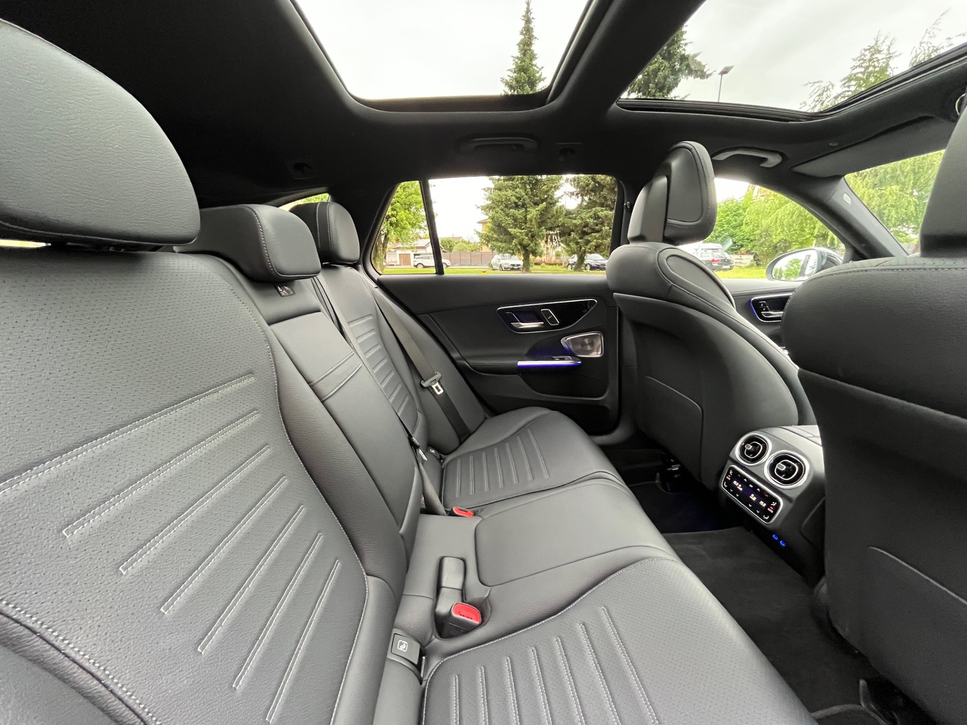 MERCEDES-BENZ C 300 T 4 Matic-image-6