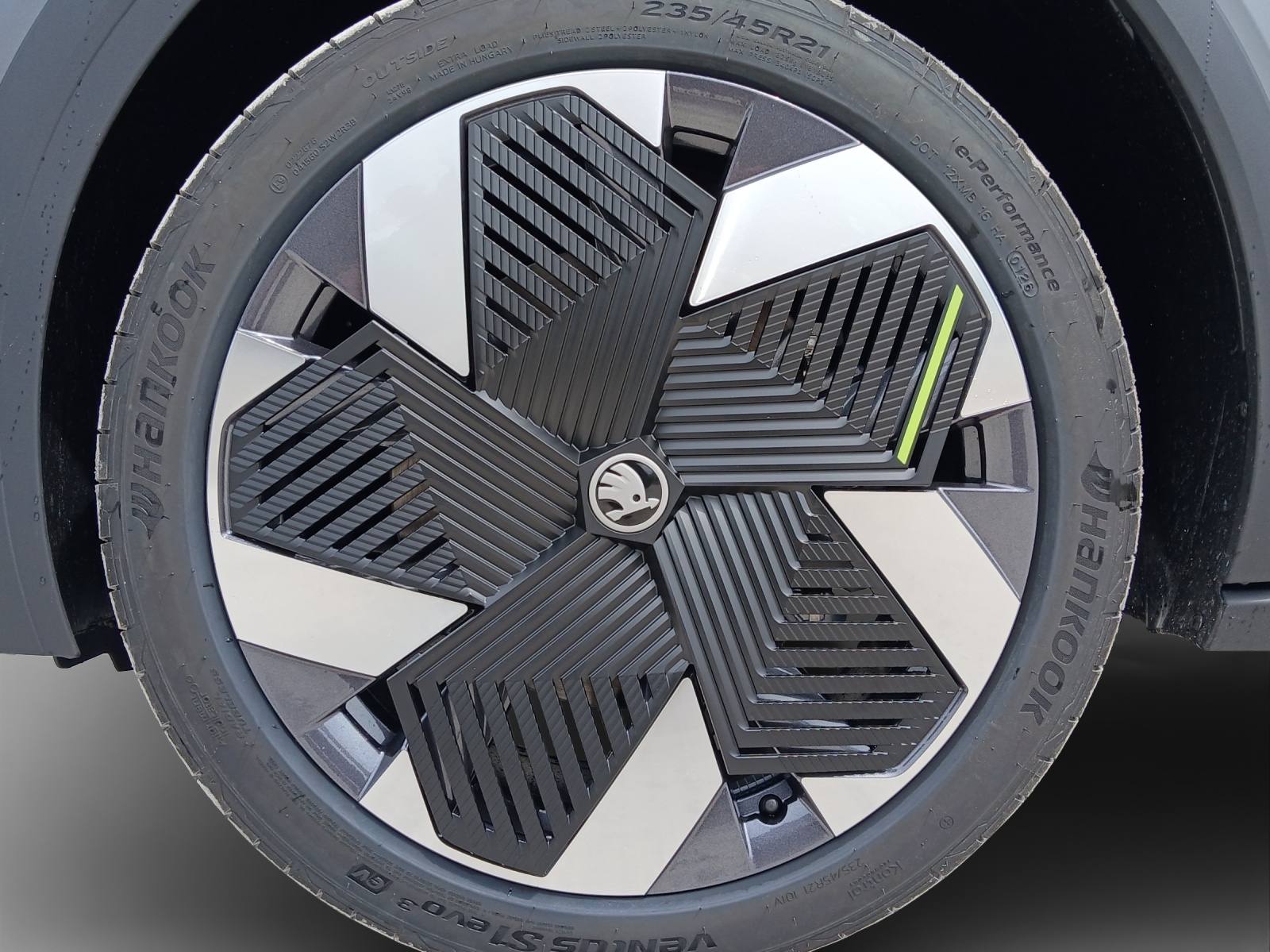 SKODA Elroq RS 85x 4x4-image-15