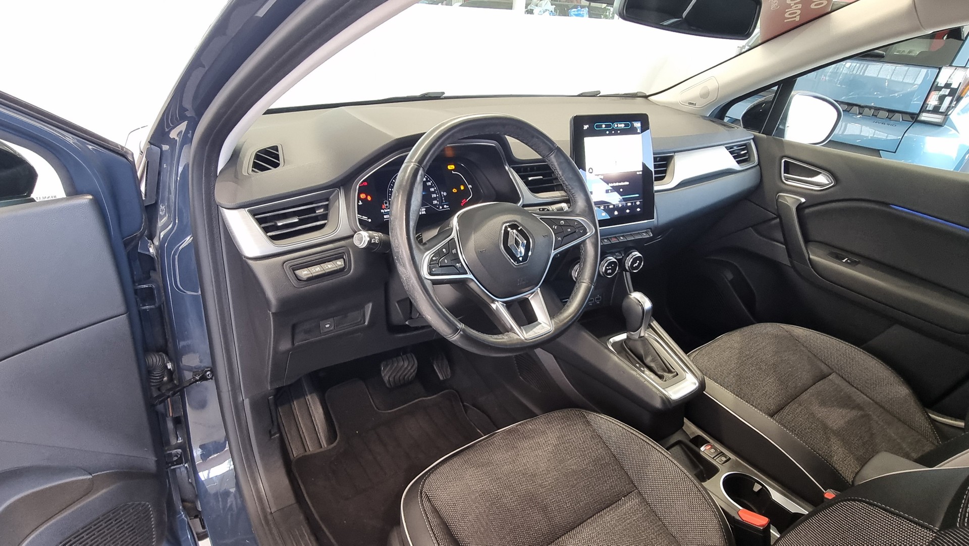 RENAULT Captur 1.3 TCe Intens EDC-image-14