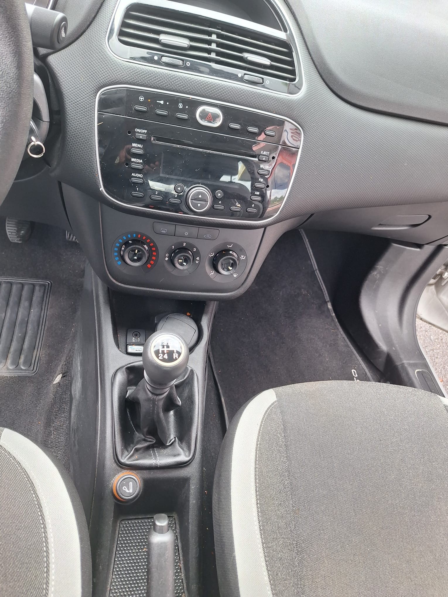 FIAT Punto 1.4 Pop Star-image-12