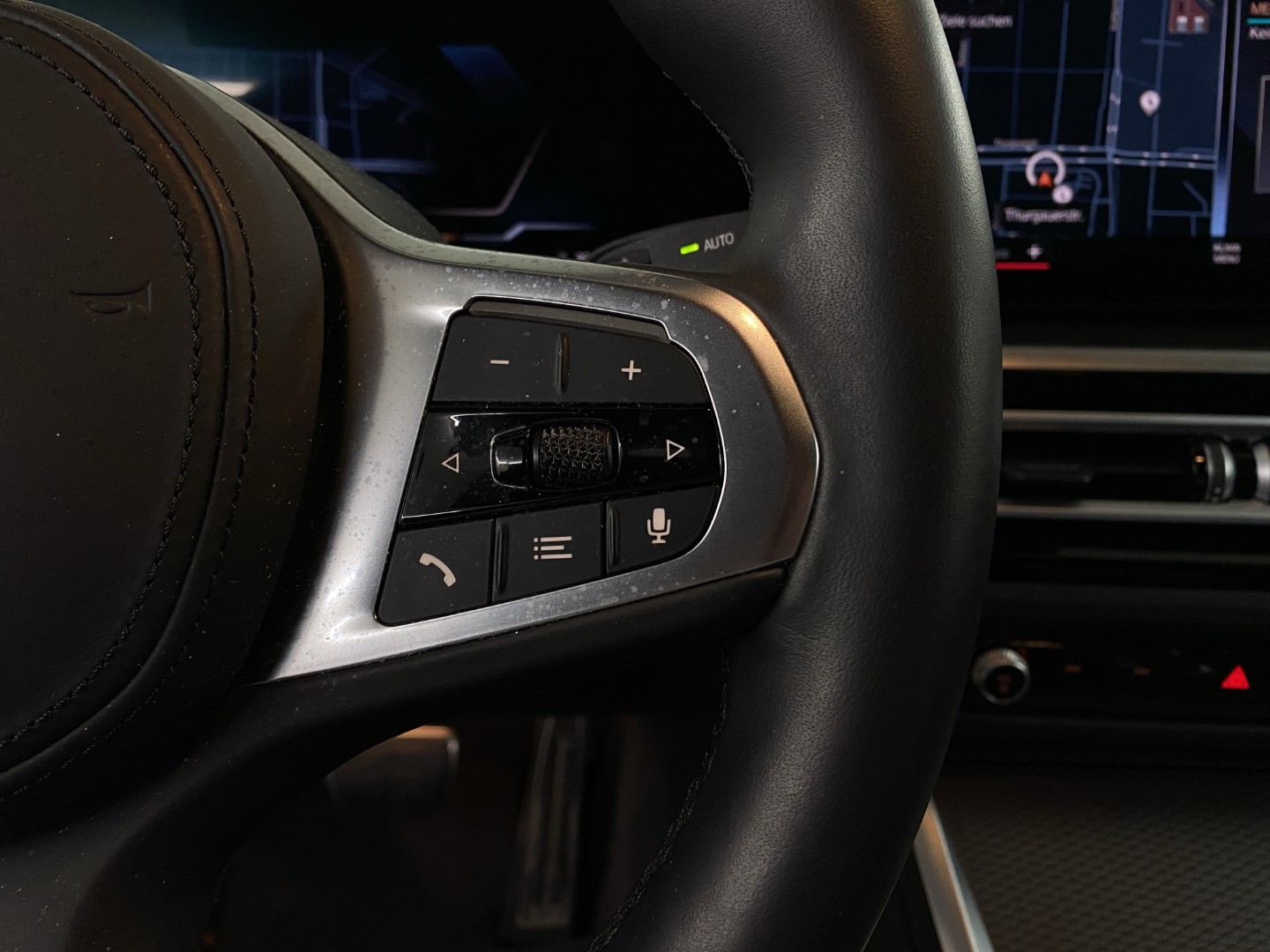 BMW i4 eDrive 40-image-15