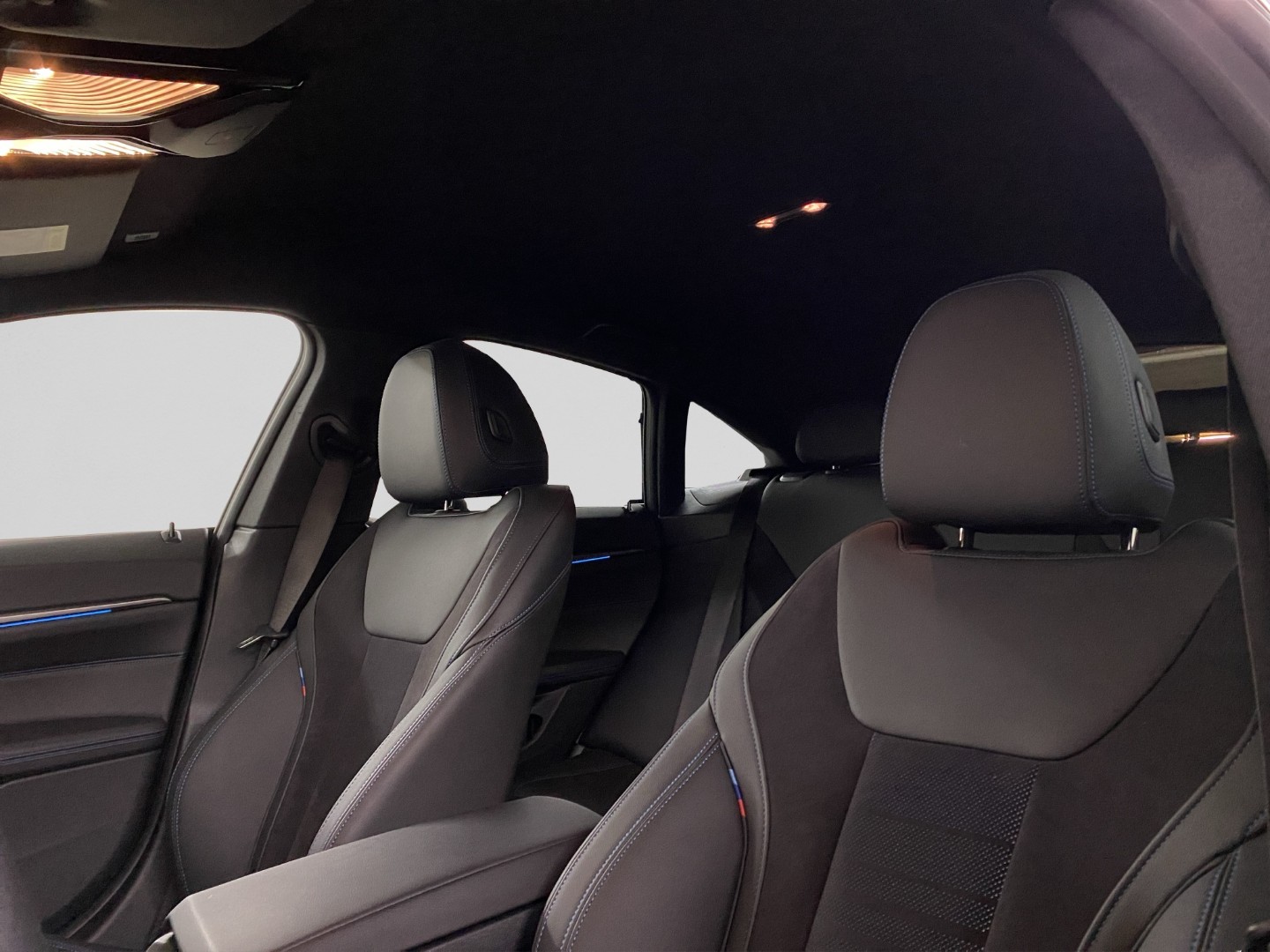 BMW i4 eDrive 40-image-13