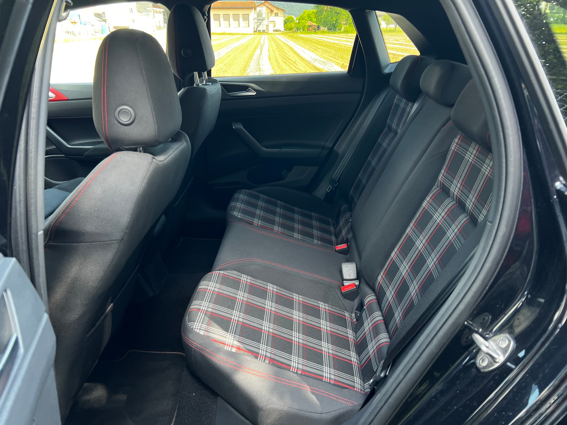 VW Polo 2.0 TSI GTI DSG-image-11