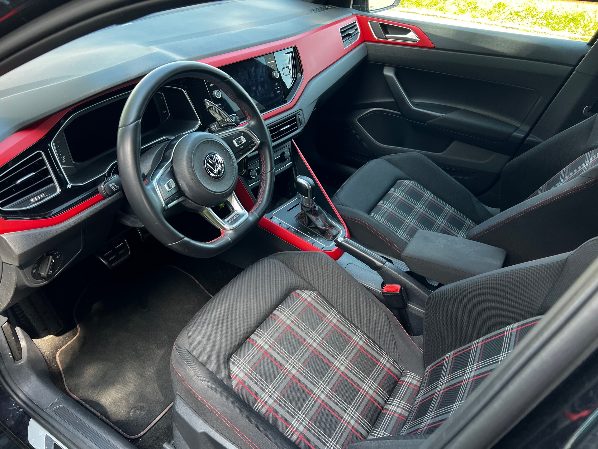 VW Polo 2.0 TSI GTI DSG-image-8