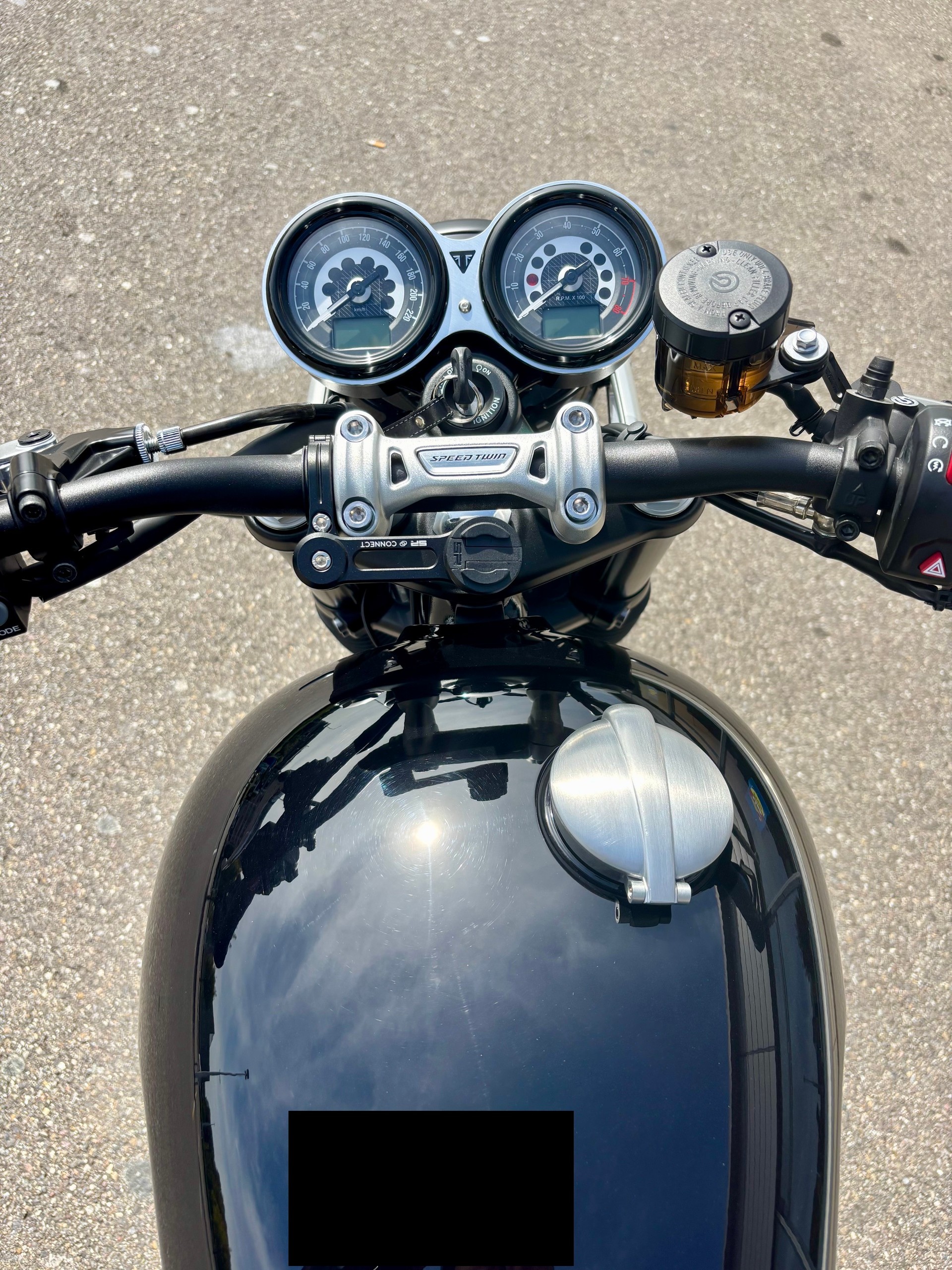 TRIUMPH Speed Twin 1200-image-2