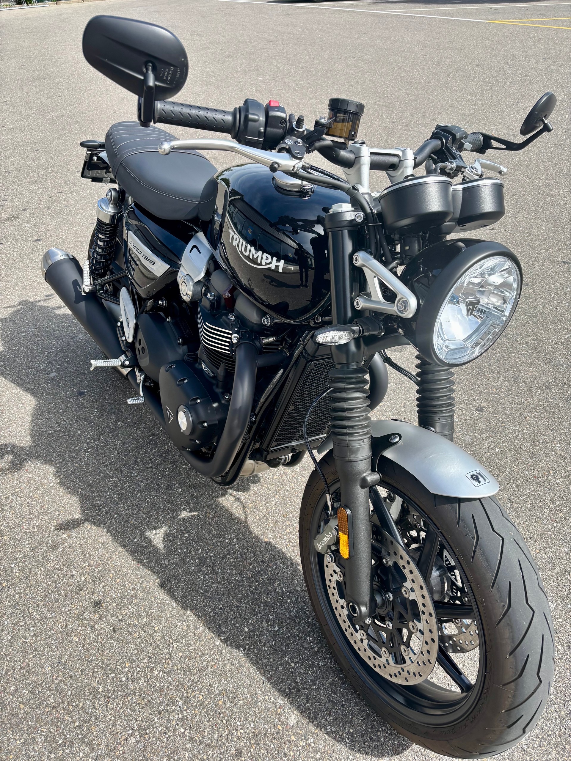 TRIUMPH Speed Twin 1200-image-1