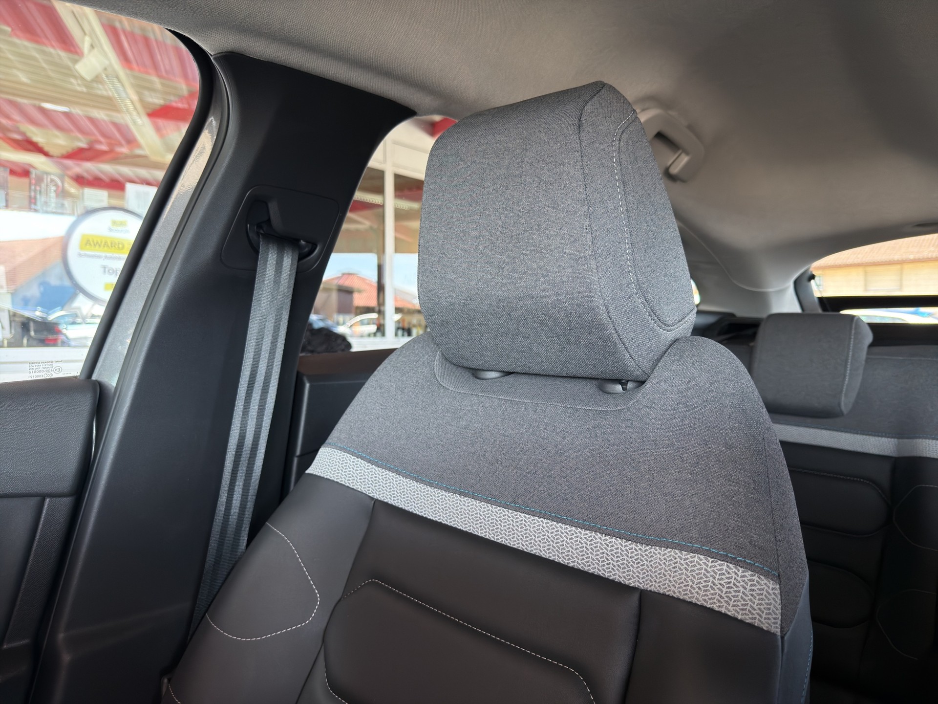 CITROEN C4 1.2 PureTech Max-image-40