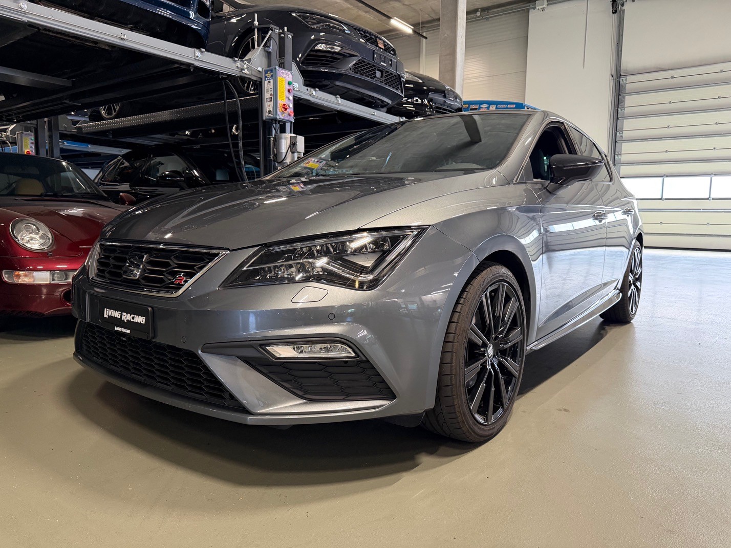 SEAT Leon 2.0 TDI CR FR DSG *performance pack*-image-1