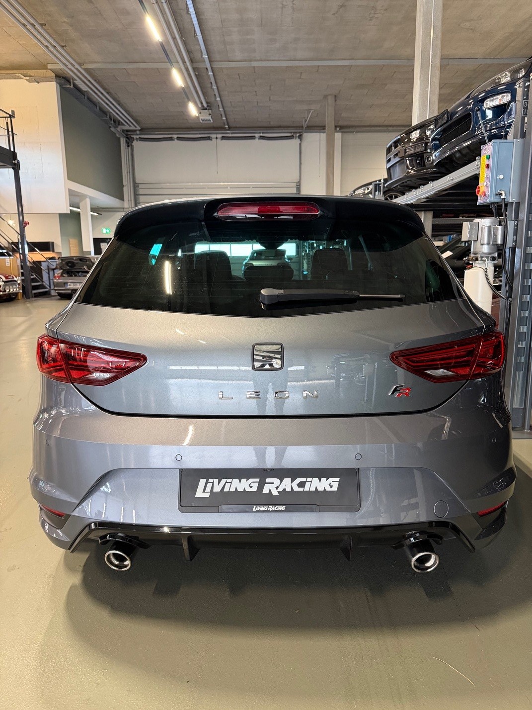 SEAT Leon 2.0 TDI CR FR DSG *performance pack*-image-3