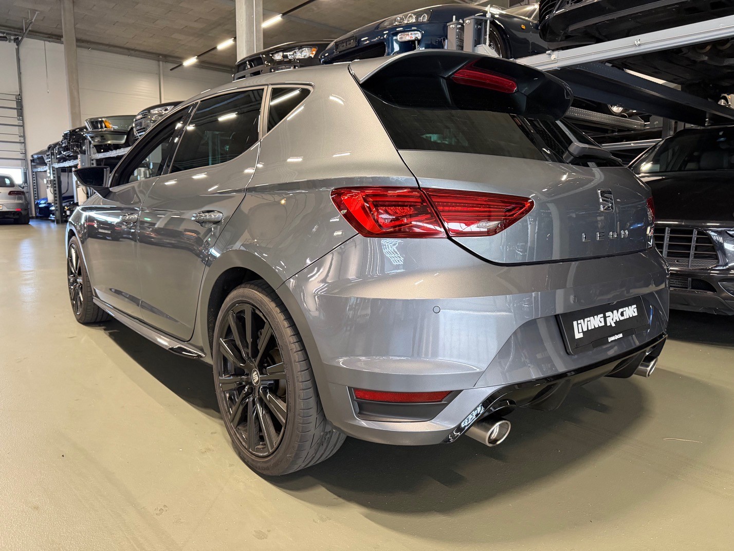 SEAT Leon 2.0 TDI CR FR DSG *performance pack*-image-2