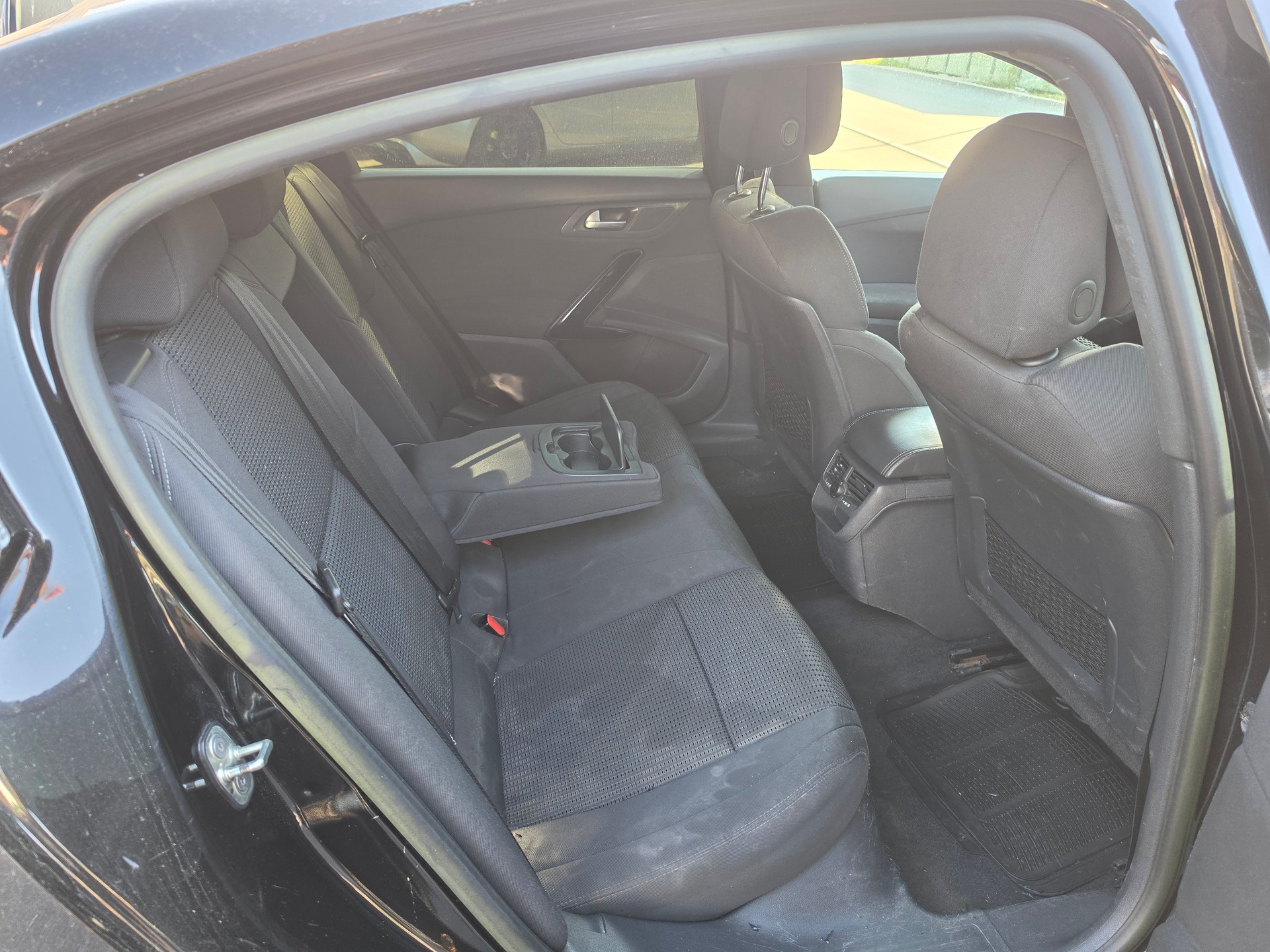 PEUGEOT 508 2.0 HDI Hybrid4 Allure EGS6-image-12