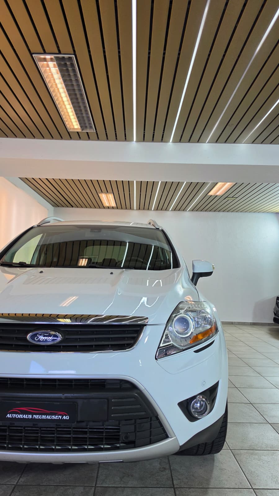 FORD Kuga 2.5 Turbo Titanium 4WD Automatic, Schweizer Fahrzeug, Frisch ab MFK und Frisch ab Service-showroom-element-2