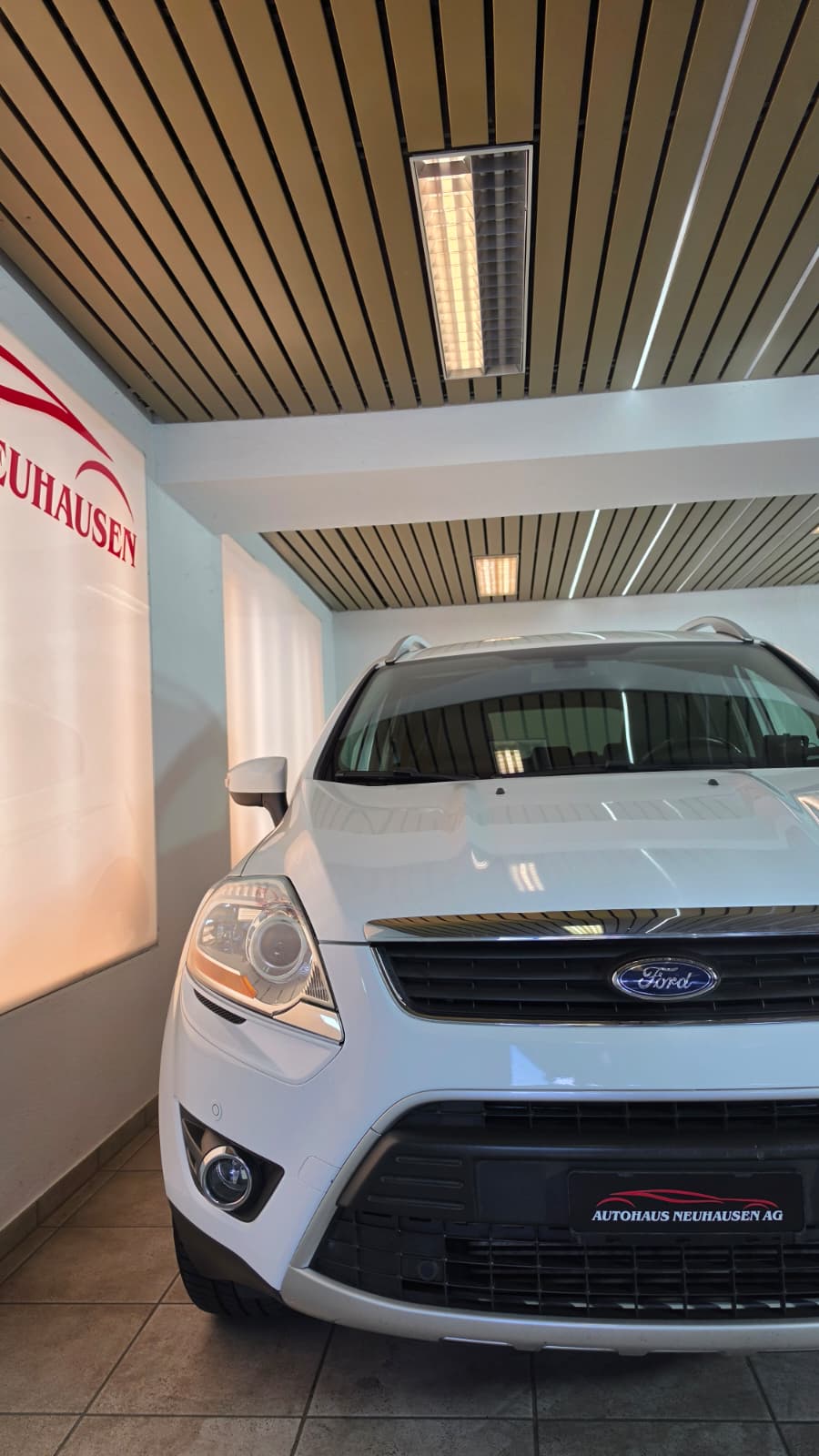 FORD Kuga 2.5 Turbo Titanium 4WD Automatic, Schweizer Fahrzeug, Frisch ab MFK und Frisch ab Service-showroom-element-3