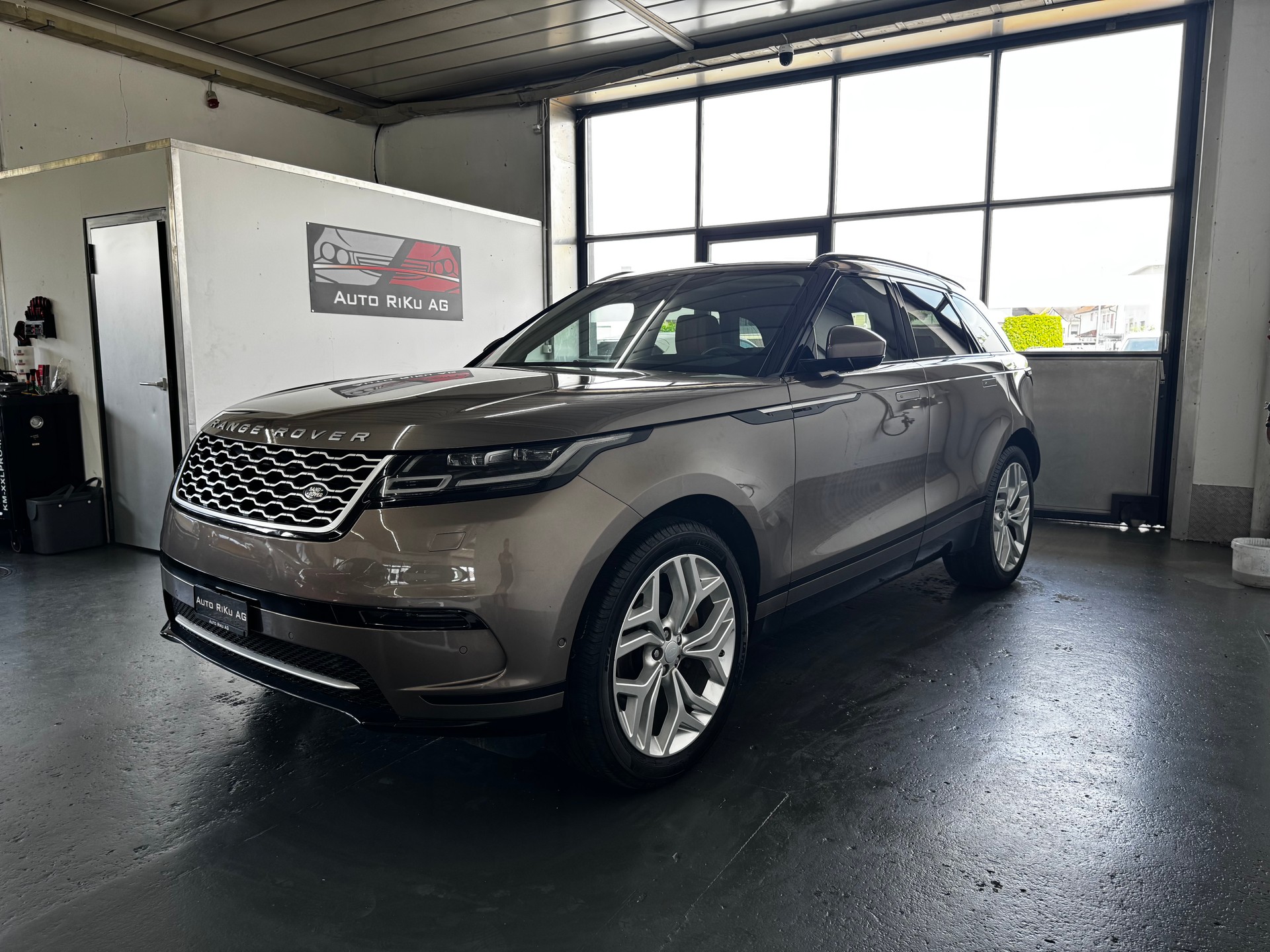 LAND ROVER Range Rover Velar R-Dynamic D 240 HSE Automatic-image-6