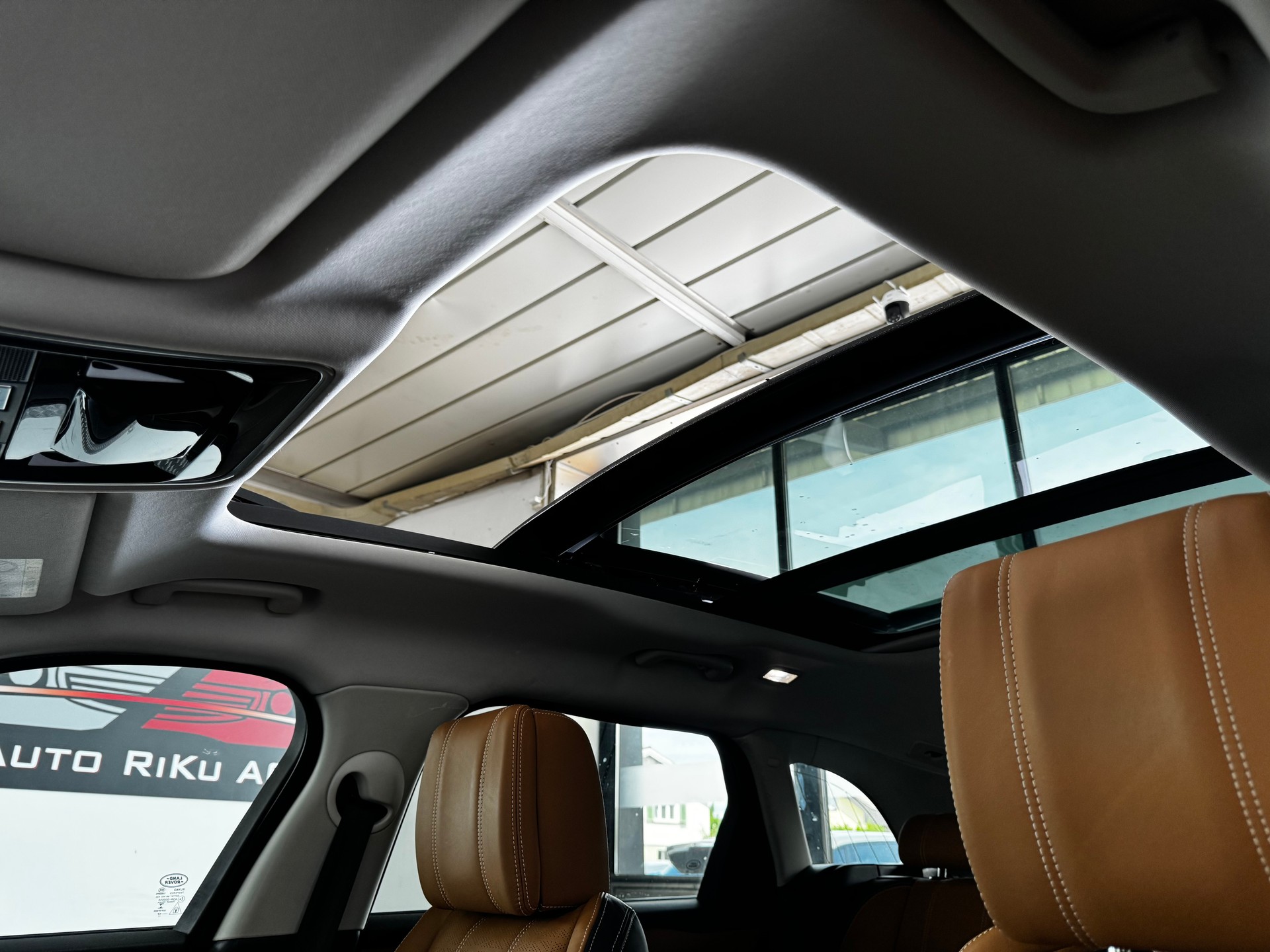 LAND ROVER Range Rover Velar R-Dynamic D 240 HSE Automatic-image-19