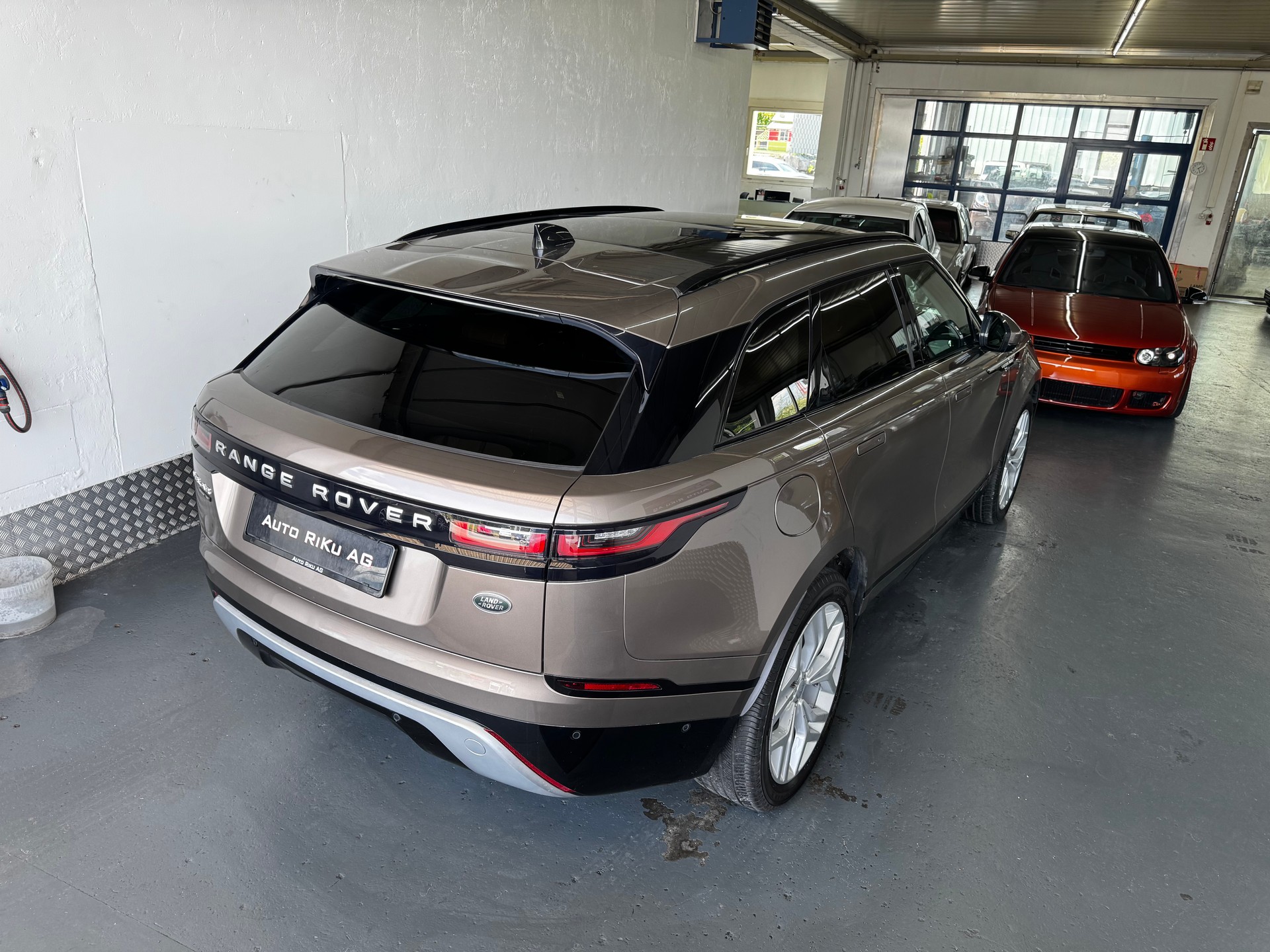 LAND ROVER Range Rover Velar R-Dynamic D 240 HSE Automatic-image-7