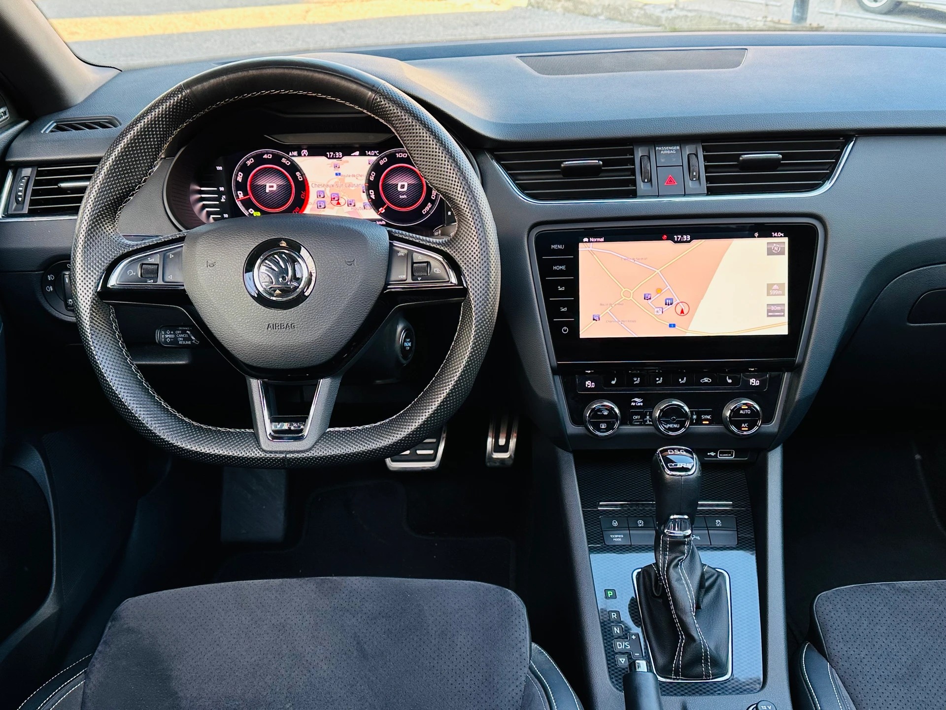 SKODA Octavia Combi 2.0 TSI RS DSG-image-19