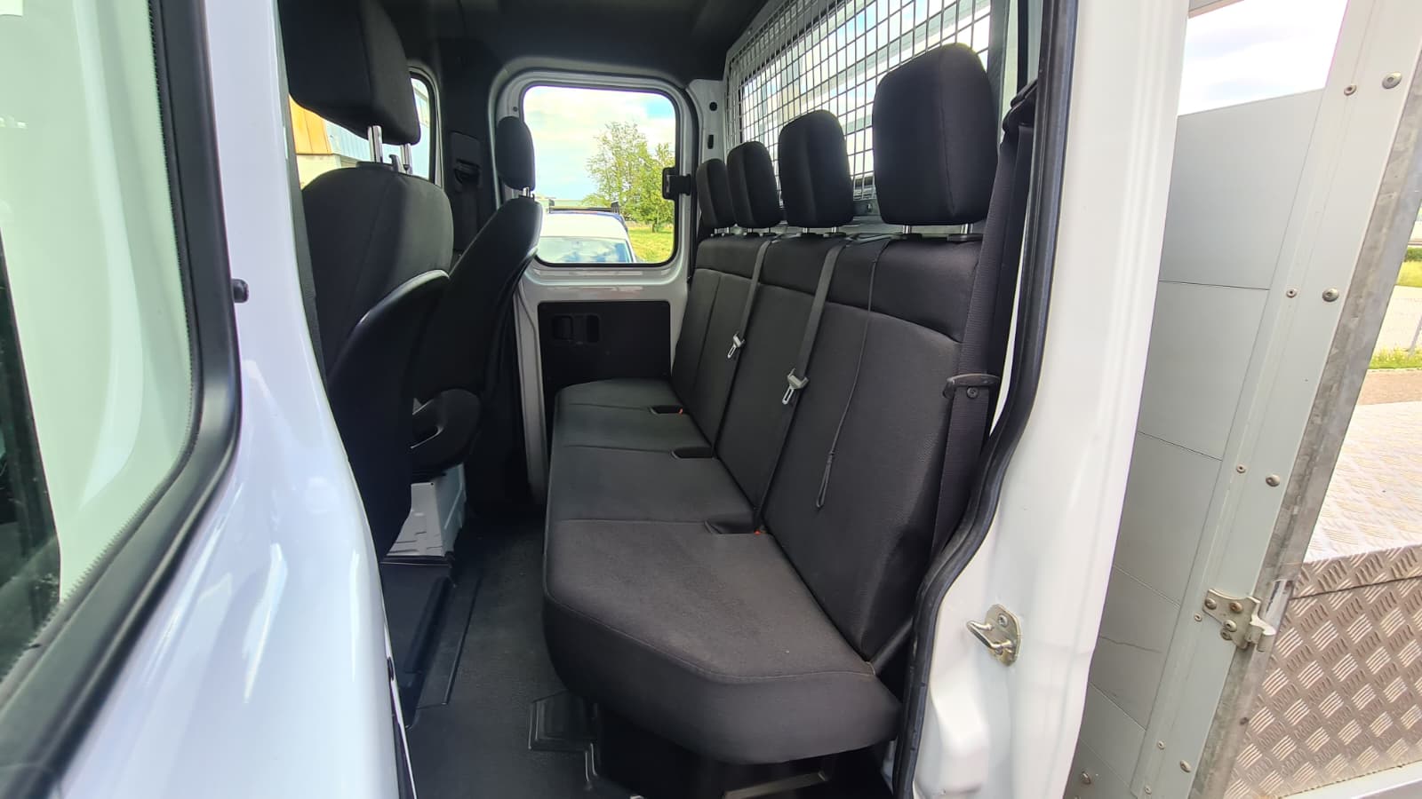 MERCEDES-BENZ Sprinter 319 CDI Standard 9G-TRONIC 4x4 ** 6-Plätzer ** Klimaanlage ** Anh-Kupplung 3500kg ** Nutzlast 700kg ** Modell 2024-image-17