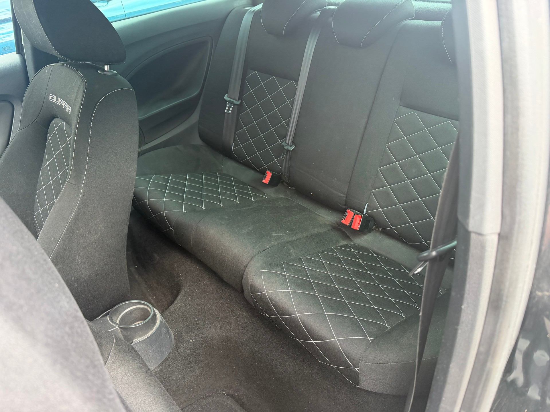 SEAT Ibiza SC 1.4 TSI Cupra DSG-image-7