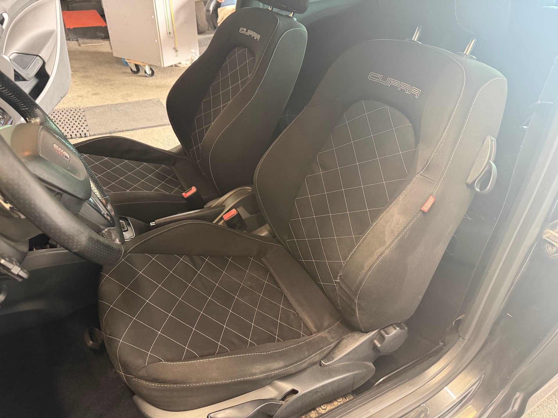 SEAT Ibiza SC 1.4 TSI Cupra DSG-image-9