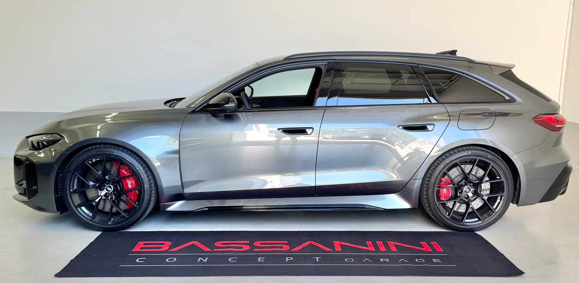 AUDI RS 5 Avant TFSI 470 kW Tiptronic quattro ## Auto CH 🇨🇭 gratis service ** disponibile da subito/sofort lieferbar
