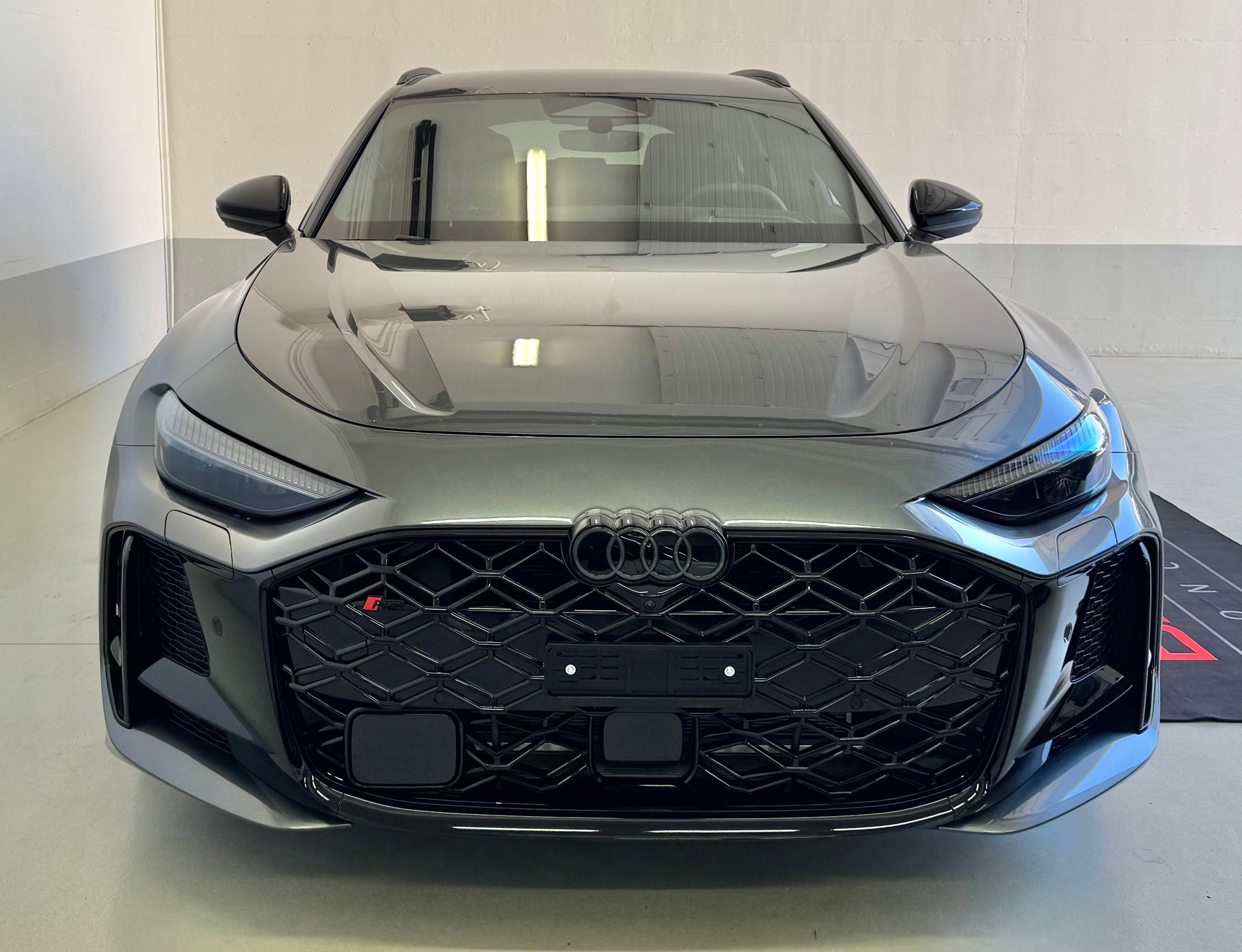 AUDI RS 5 Avant TFSI 470 kW Tiptronic quattro ## Auto CH 🇨🇭 gratis service ** disponibile da subito/sofort lieferbar-image-2